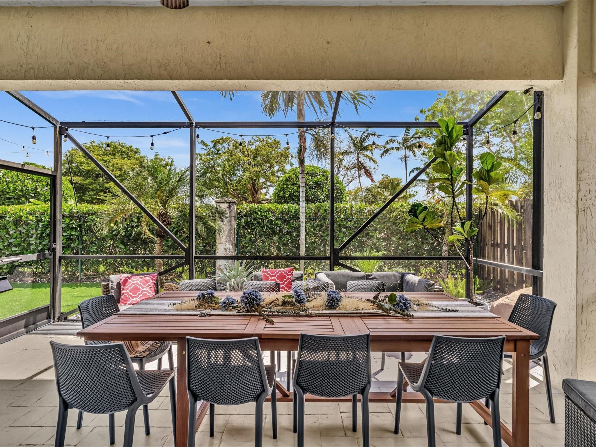 14304 S Royal Cove Cir
