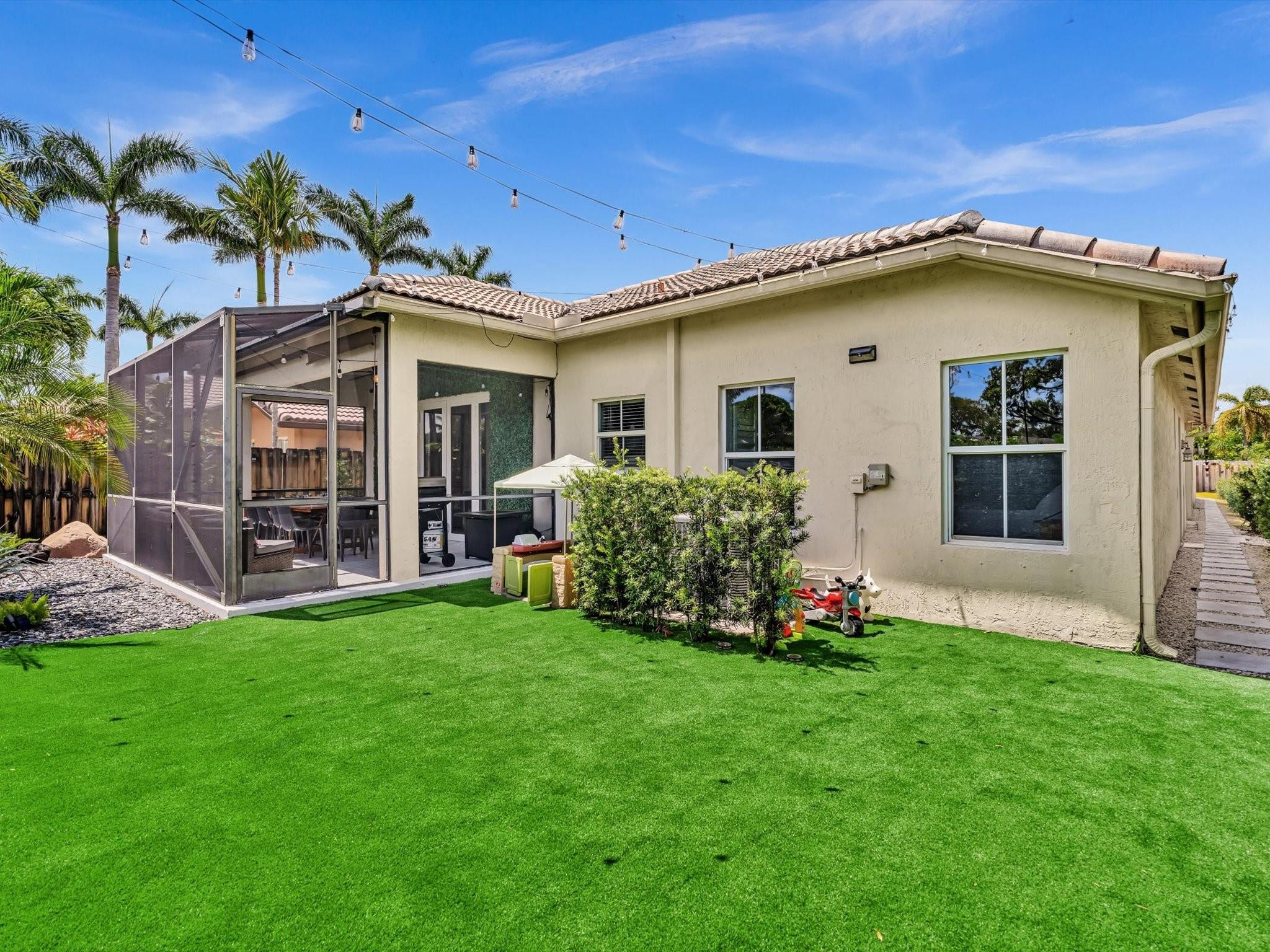 14304 S Royal Cove Cir