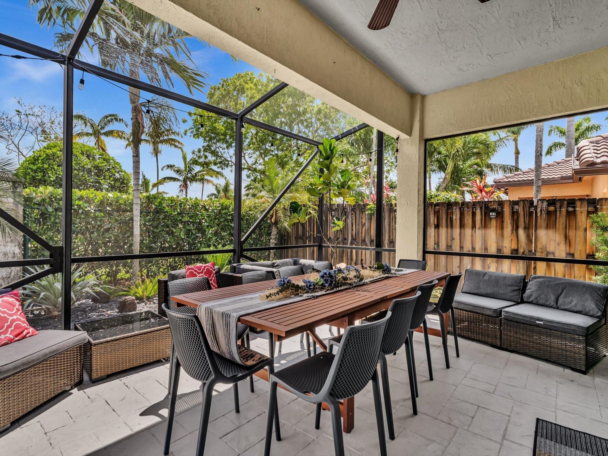 14304 S Royal Cove Cir