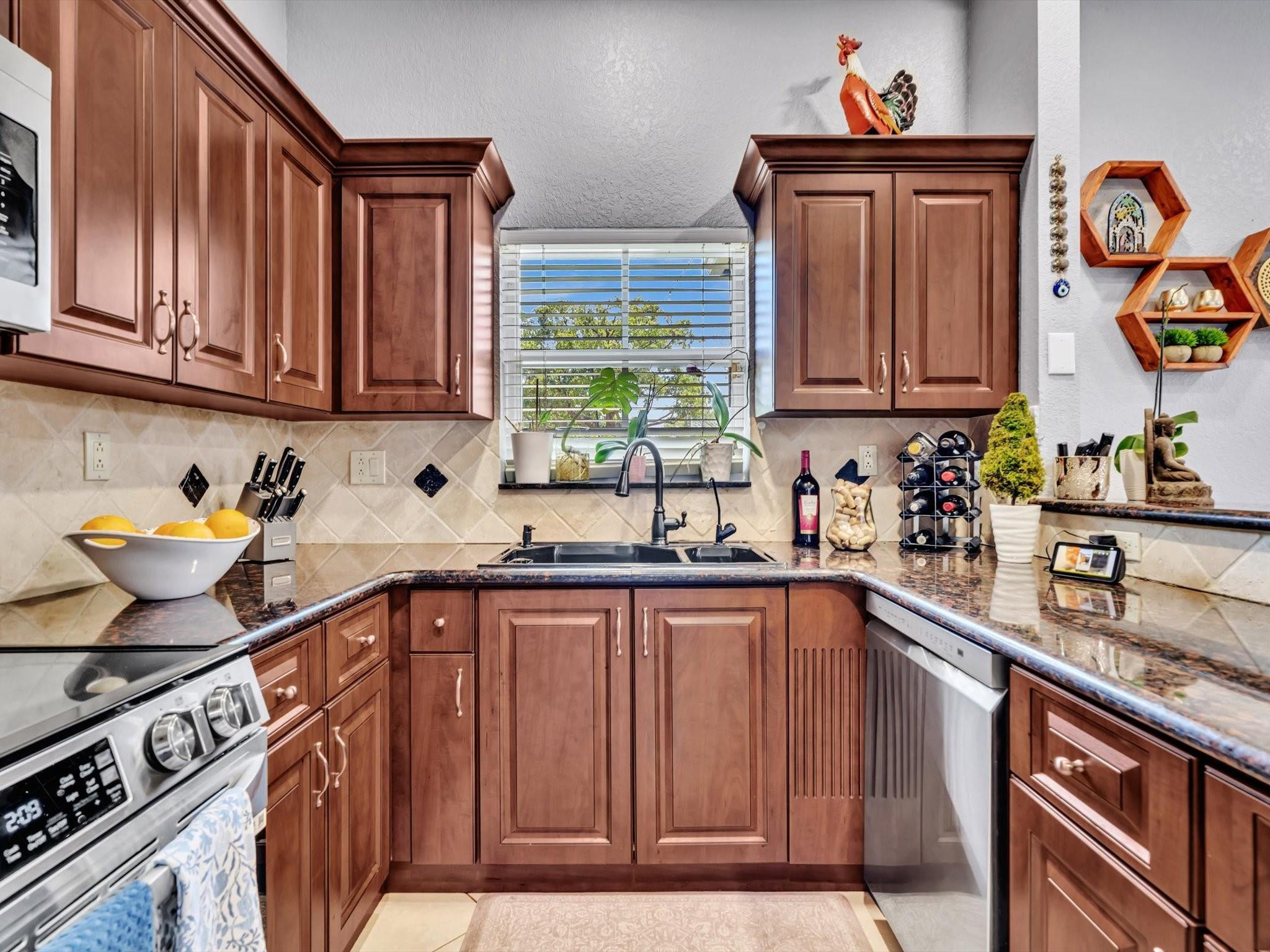 14304 S Royal Cove Cir