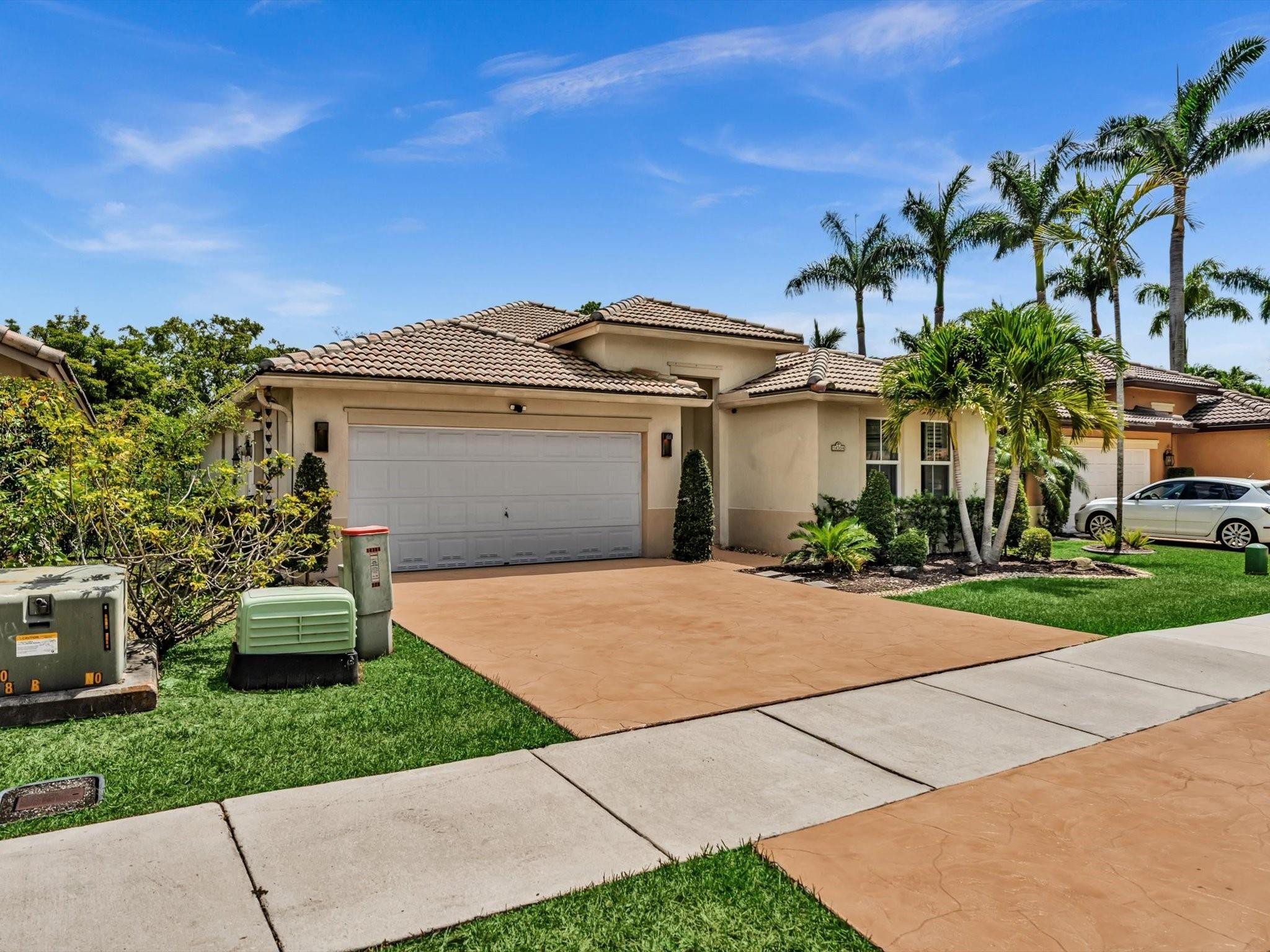 14304 S Royal Cove Cir