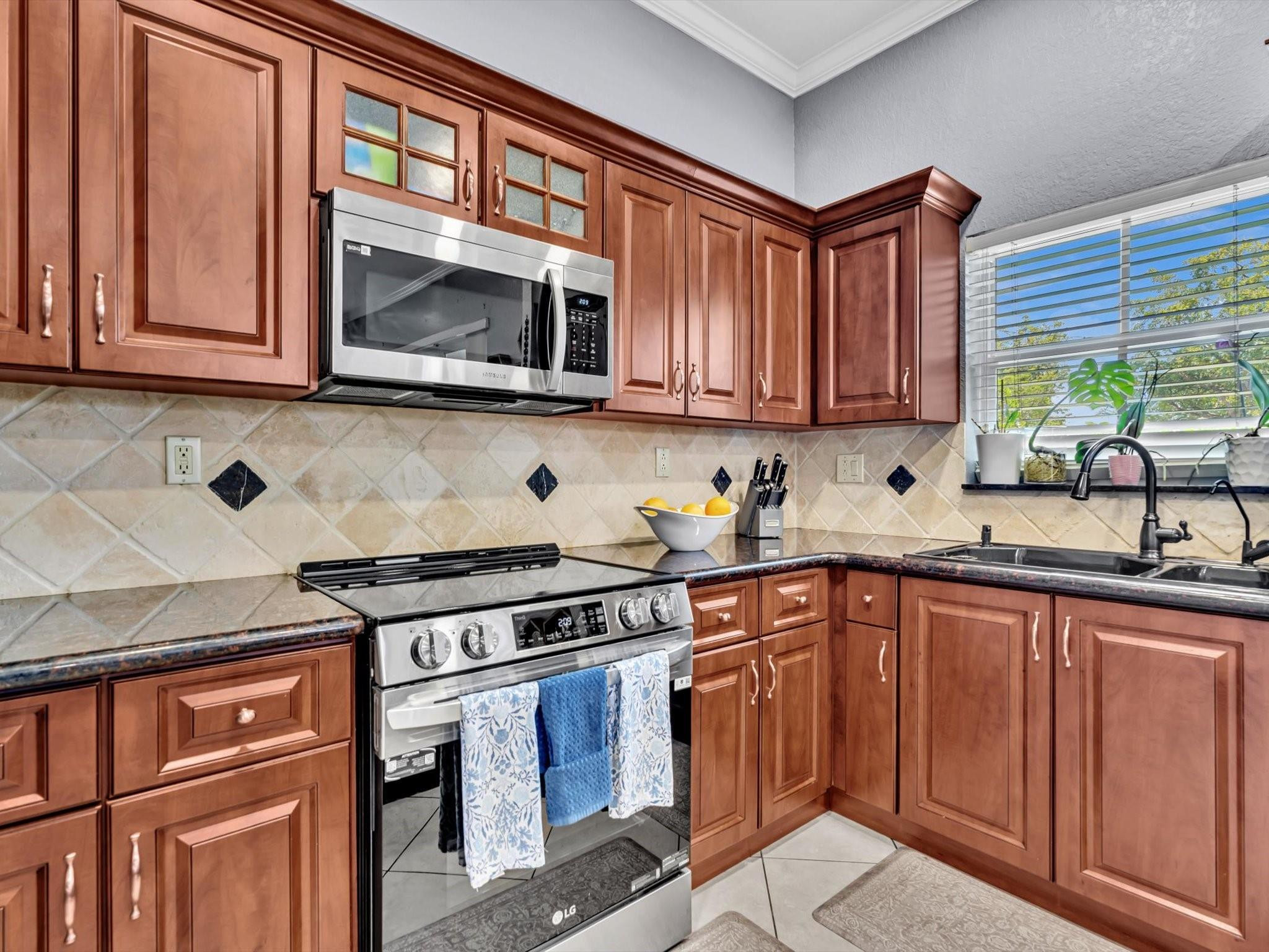 14304 S Royal Cove Cir