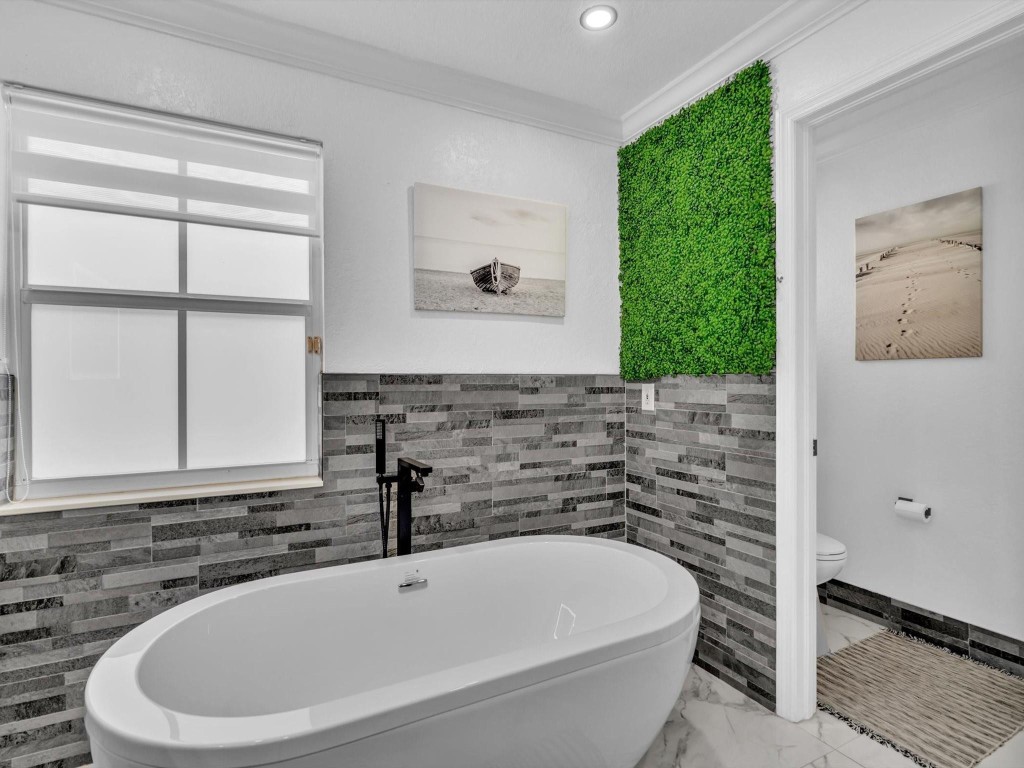 14304 S Royal Cove Cir