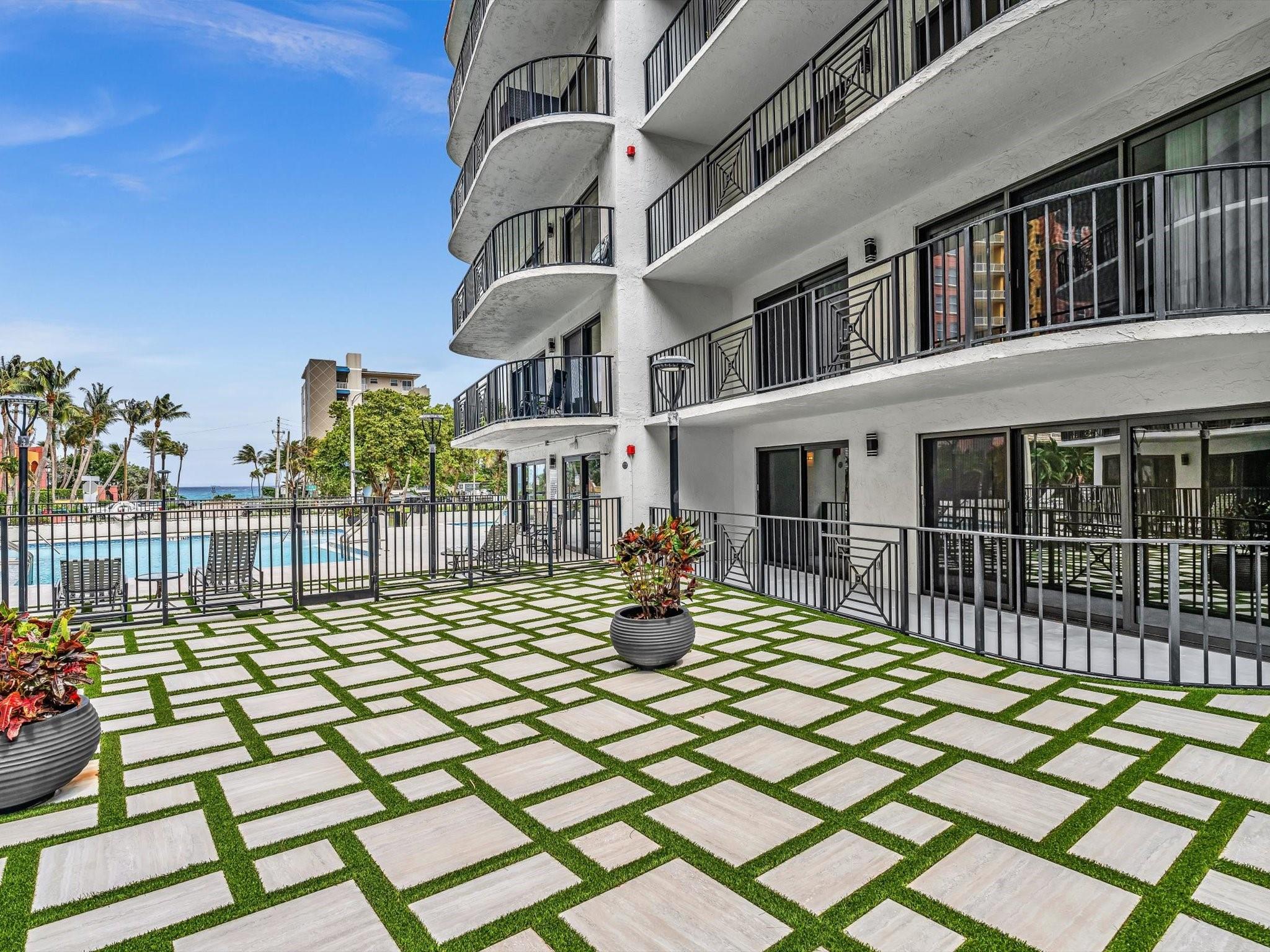 2029 N Ocean Blvd 102