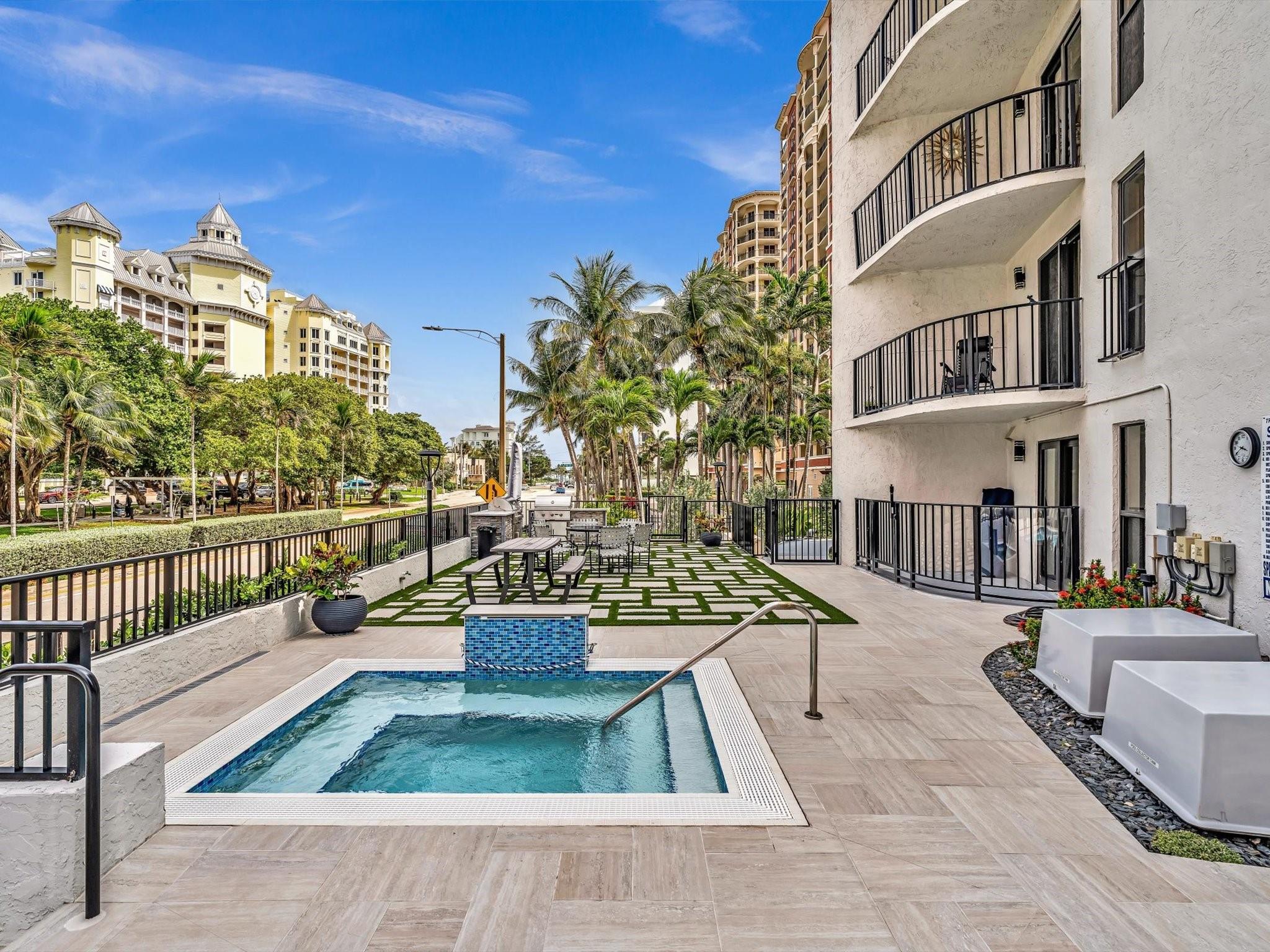 2029 N Ocean Blvd 102