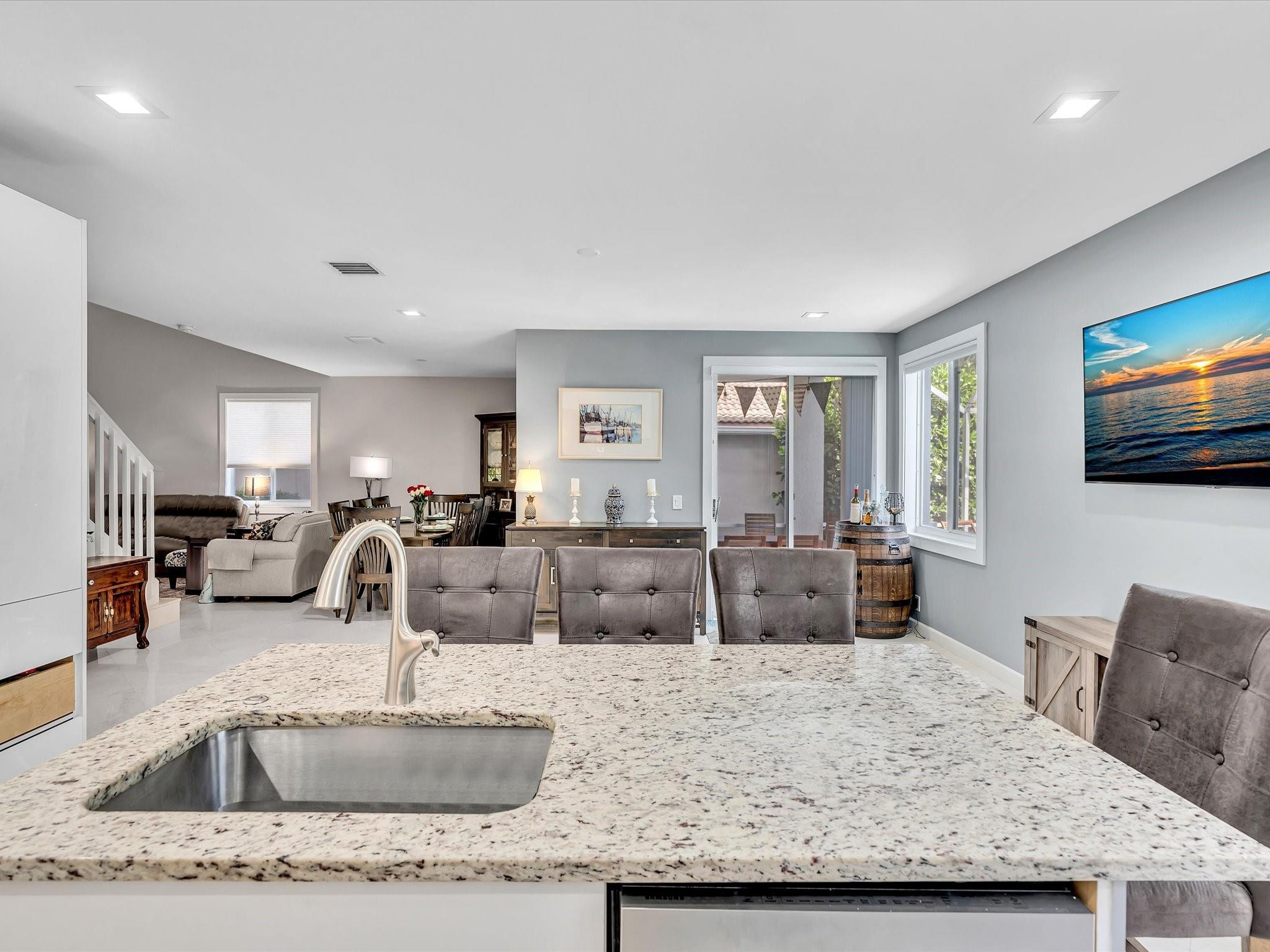 5040 Heron Pl