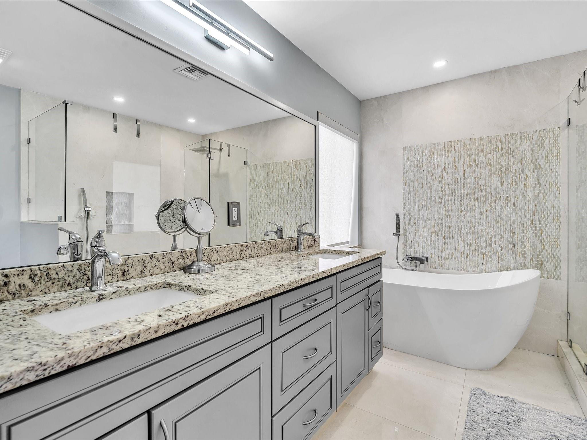 5040 Heron Pl