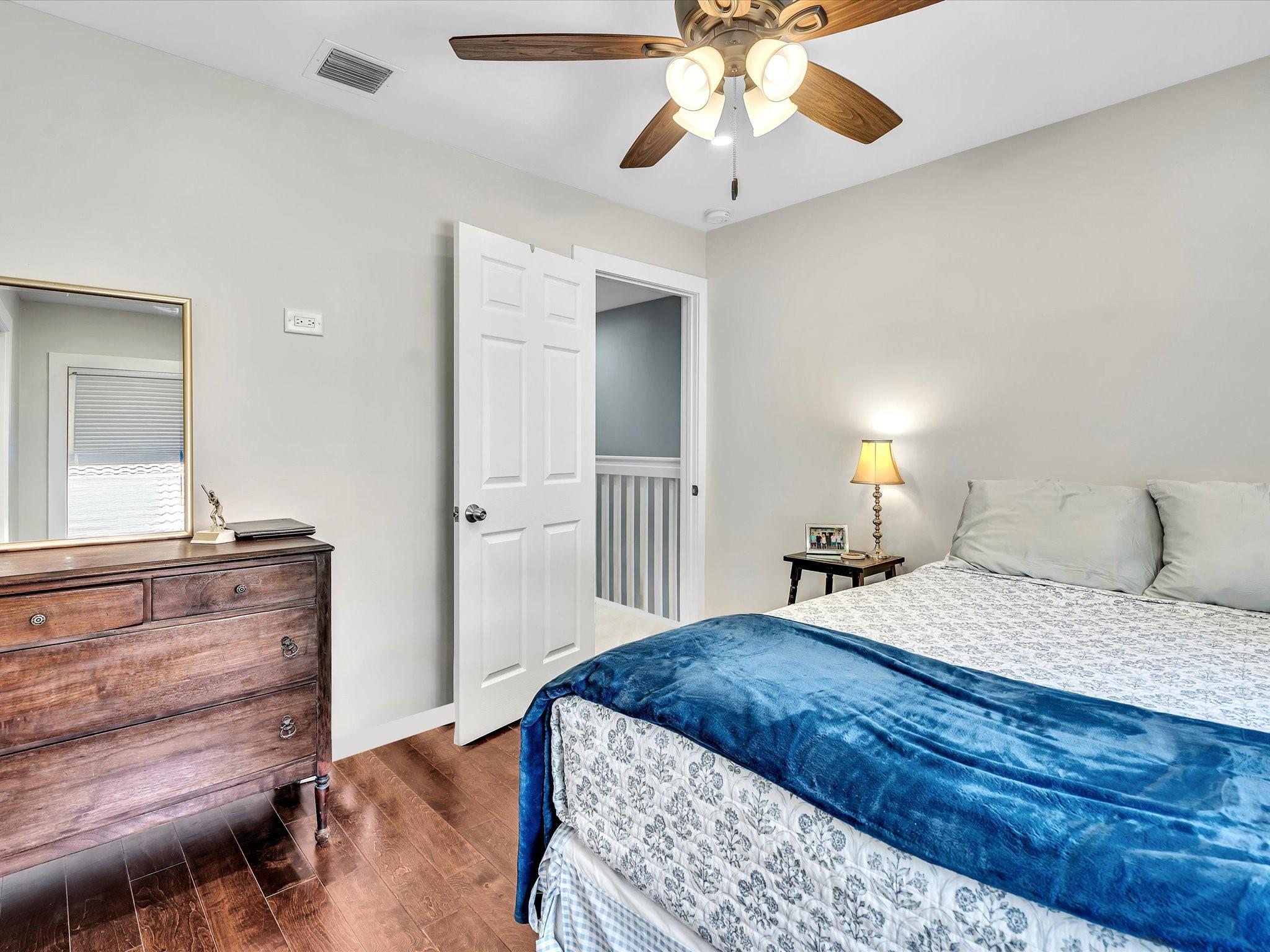 5040 Heron Pl