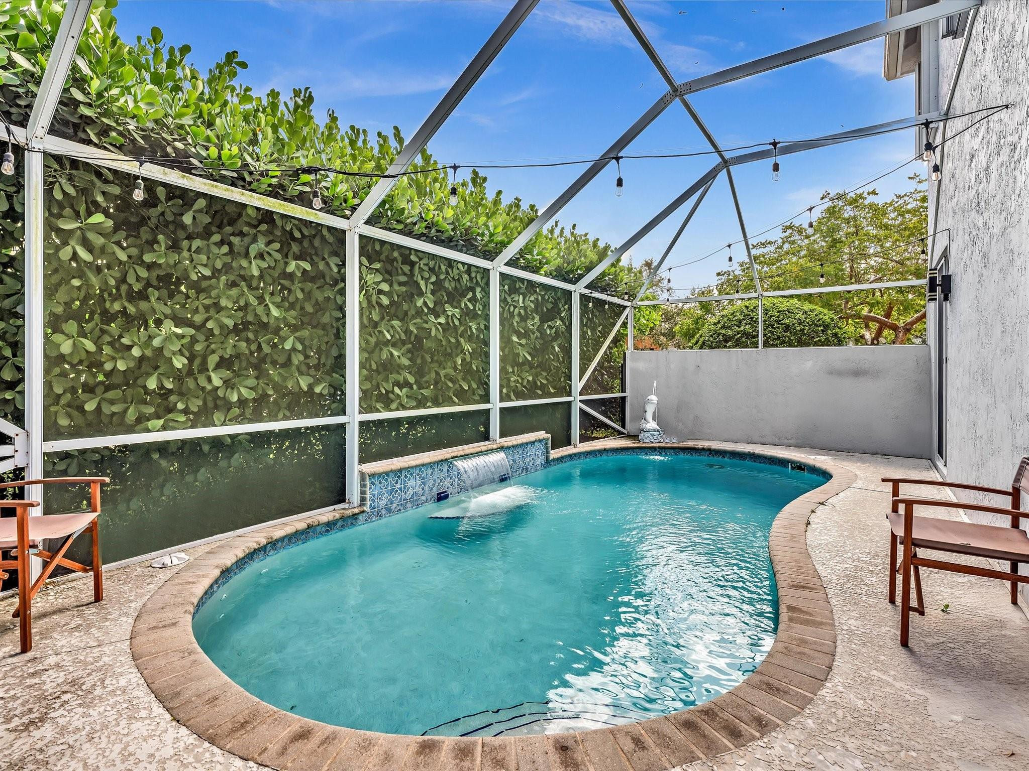 5040 Heron Pl