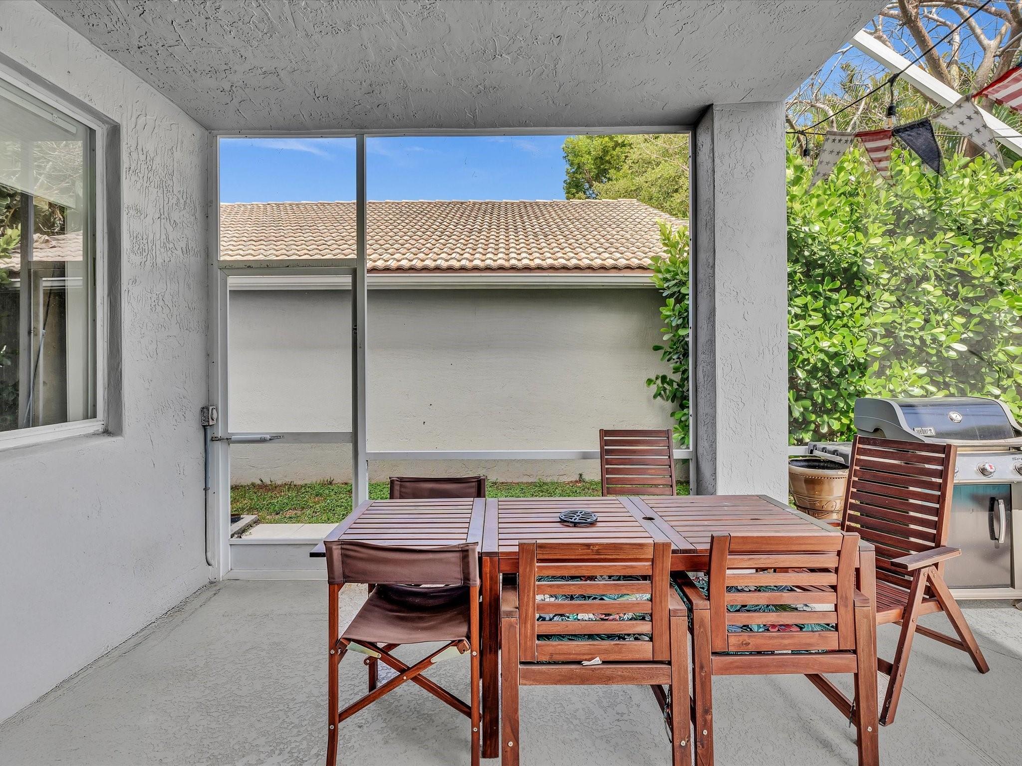 5040 Heron Pl