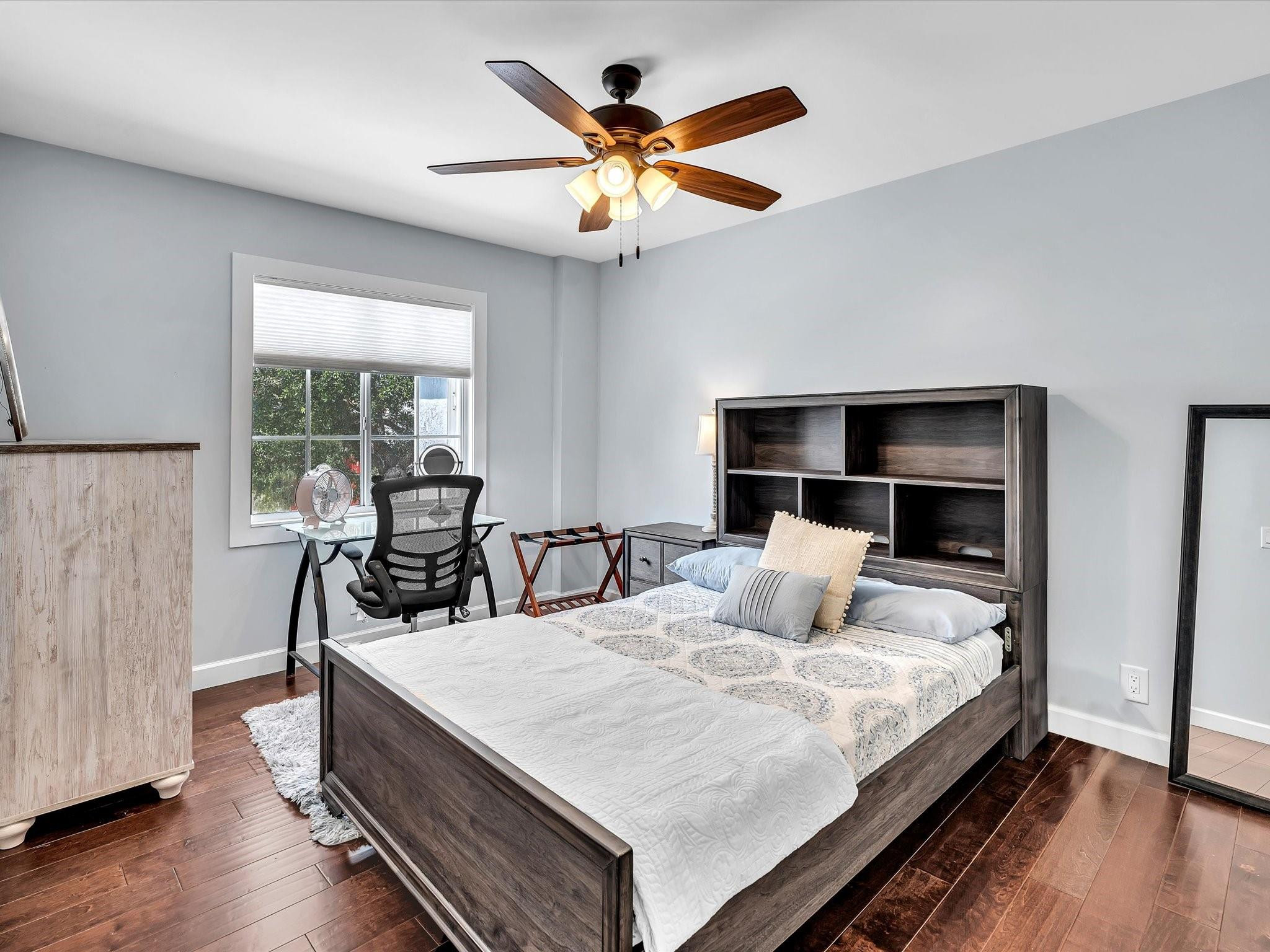 5040 Heron Pl