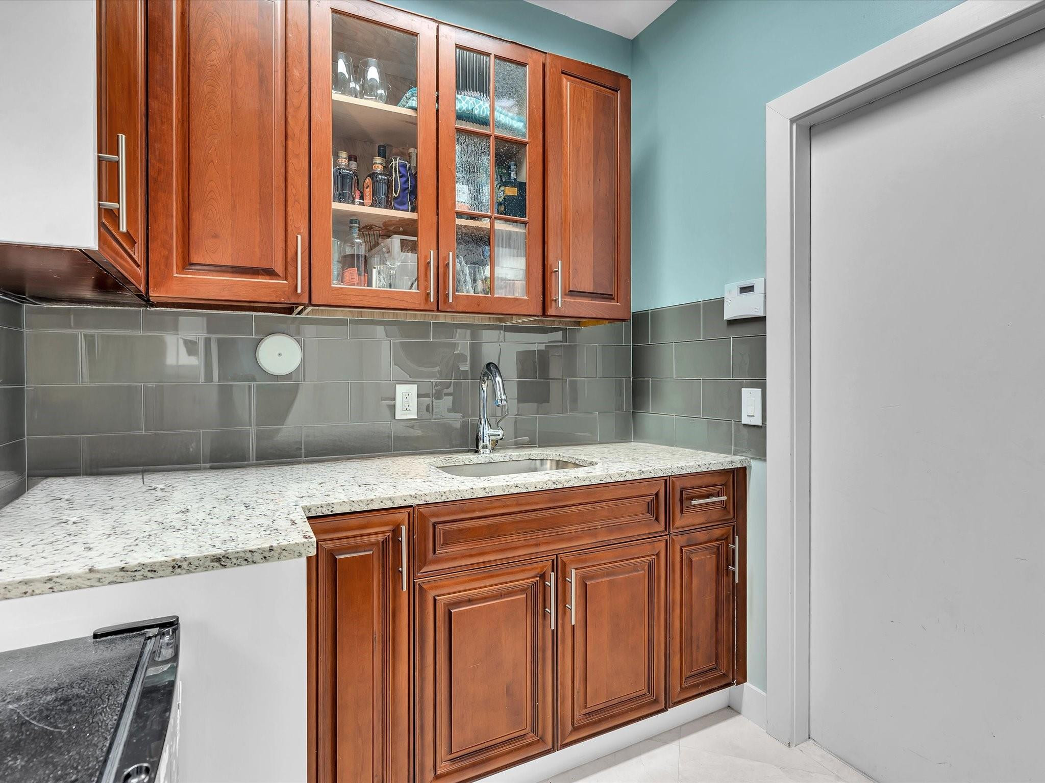 5040 Heron Pl