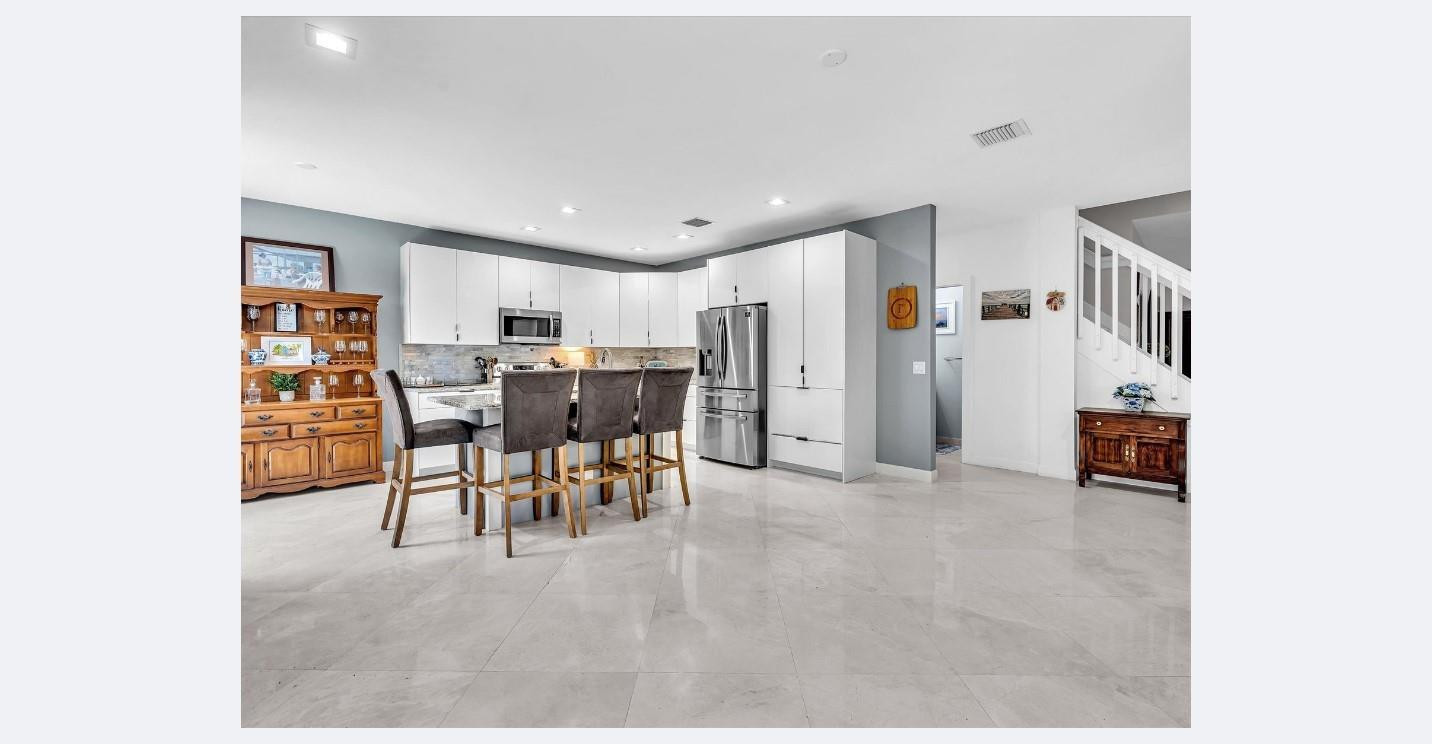 5040 Heron Pl