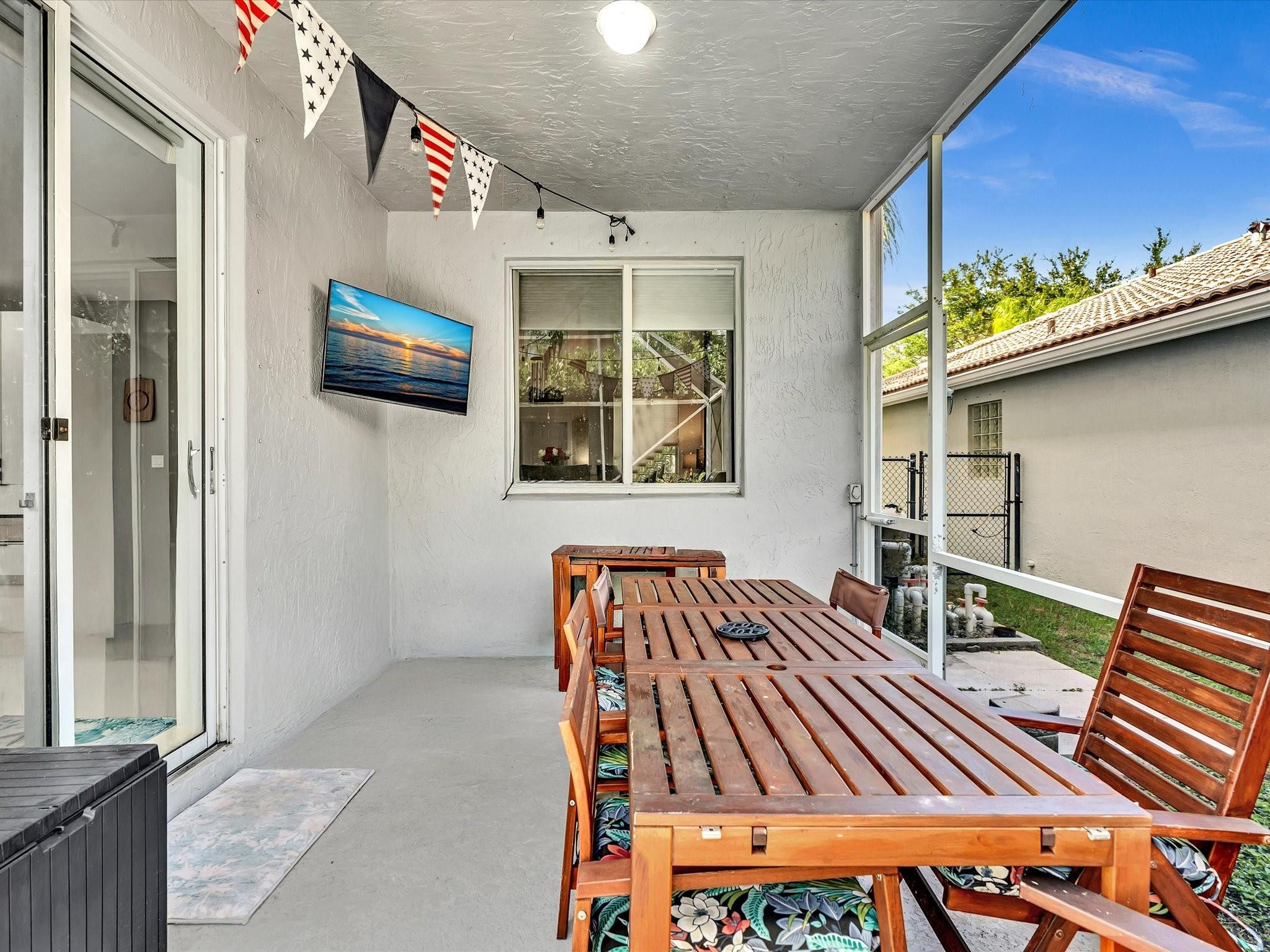 5040 Heron Pl