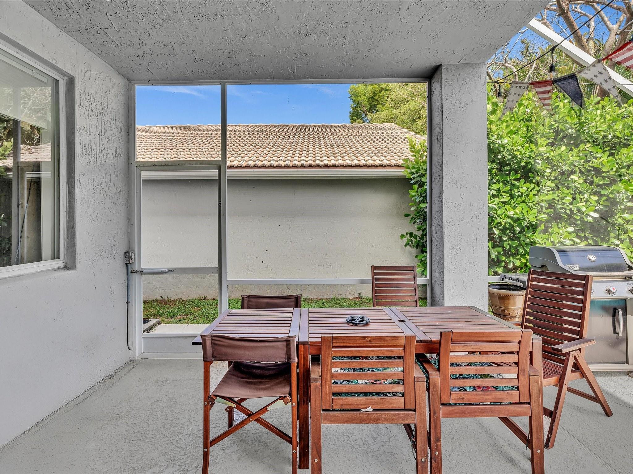 5040 Heron Pl