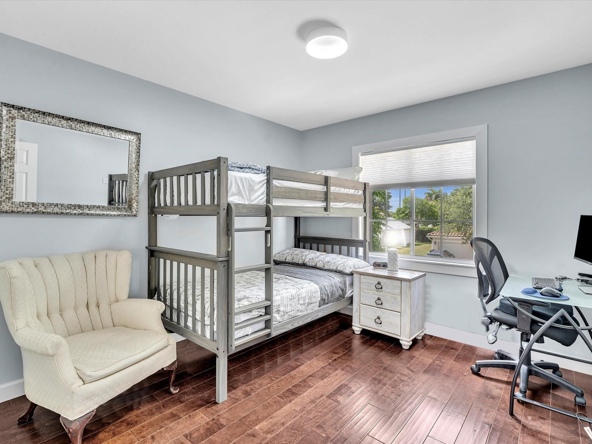 5040 Heron Pl
