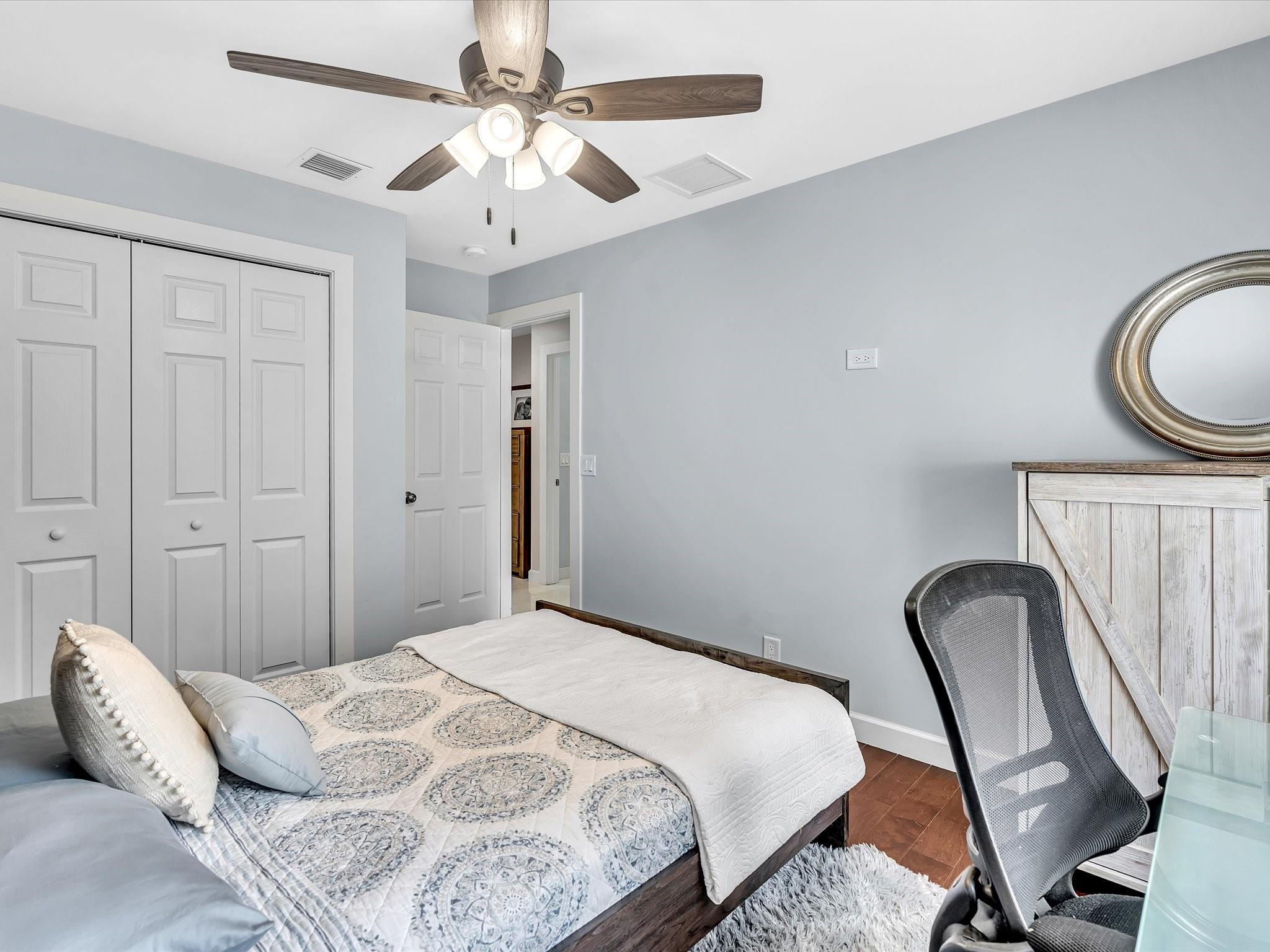 5040 Heron Pl