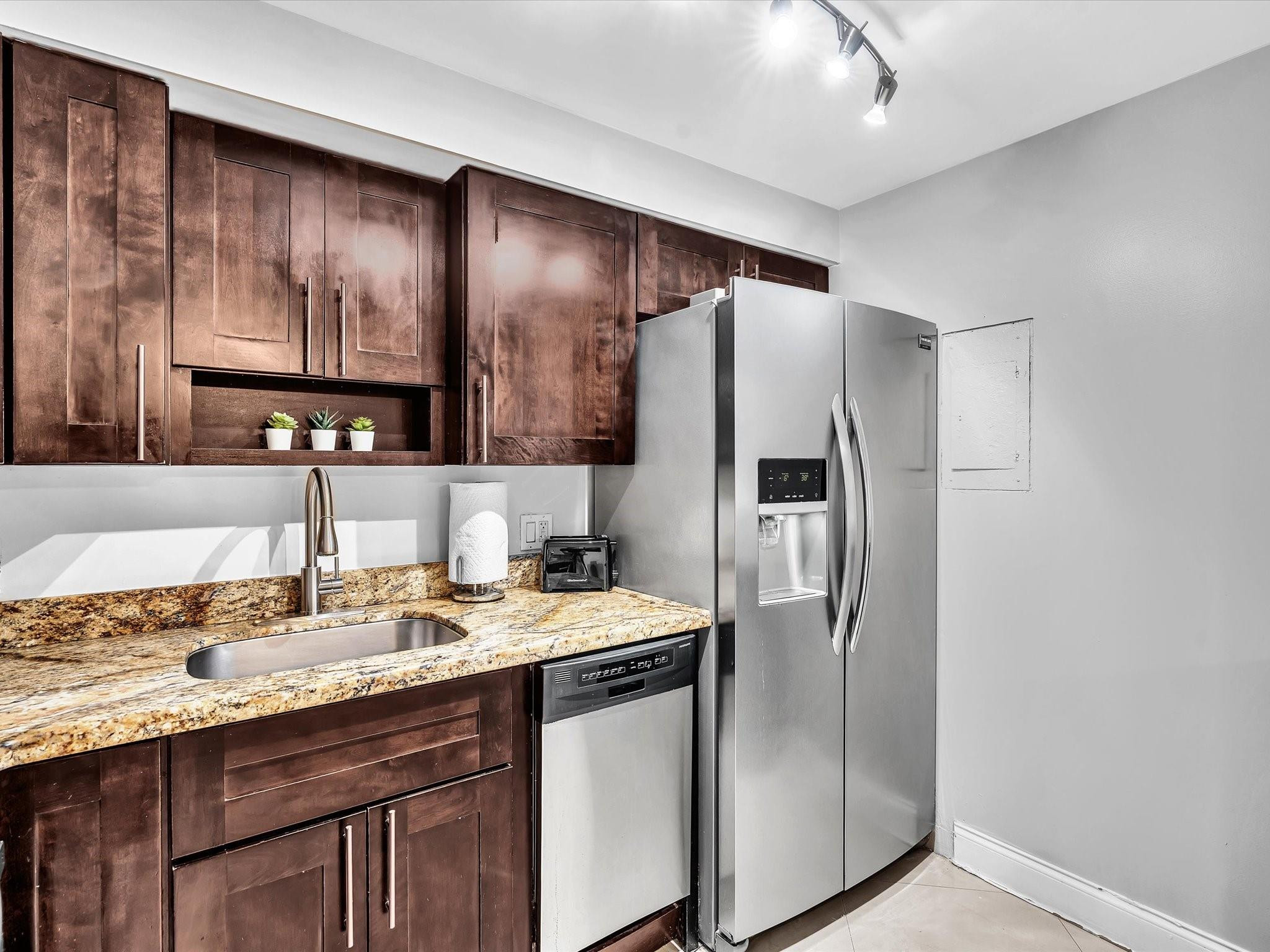 4040 Galt Ocean Dr 811