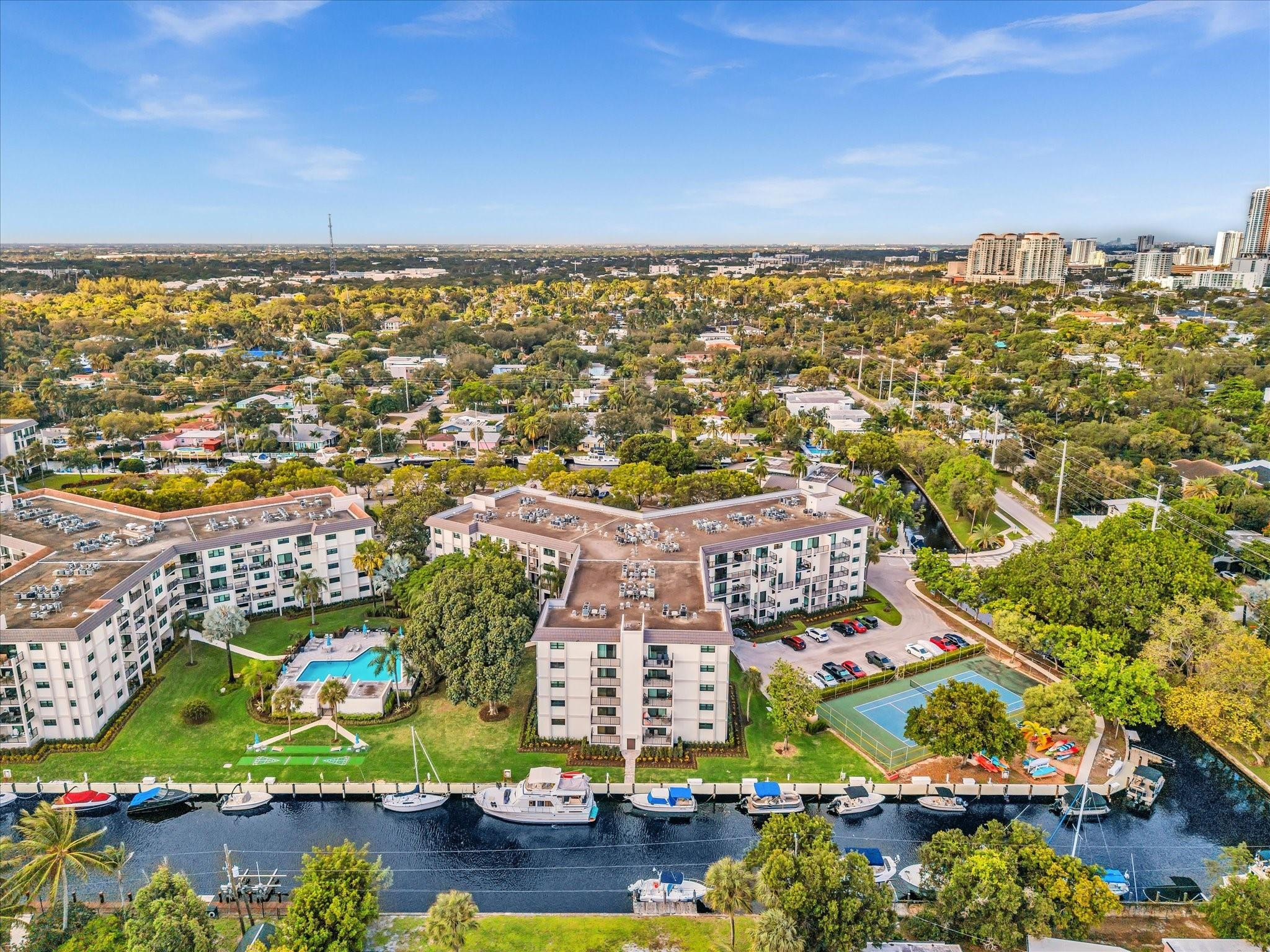900 River Reach Dr 525
