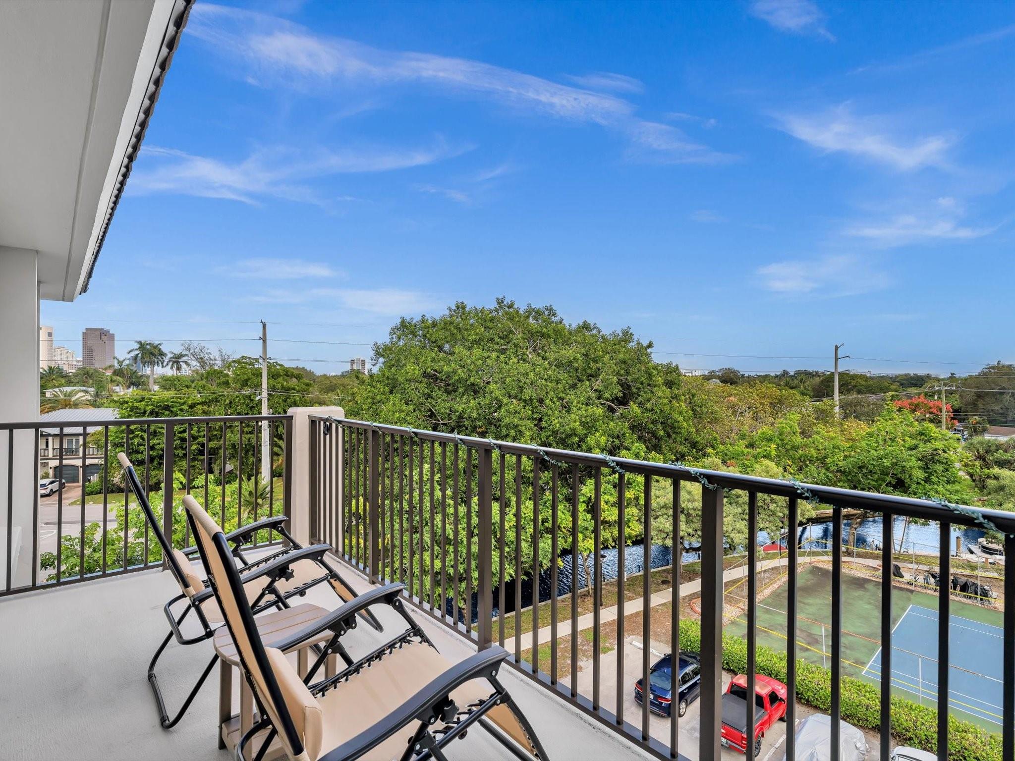 900 River Reach Dr 525