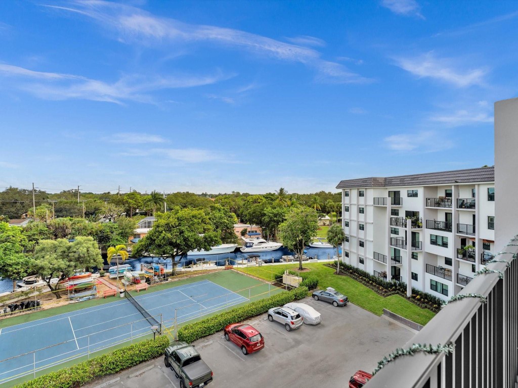 900 River Reach Dr 525