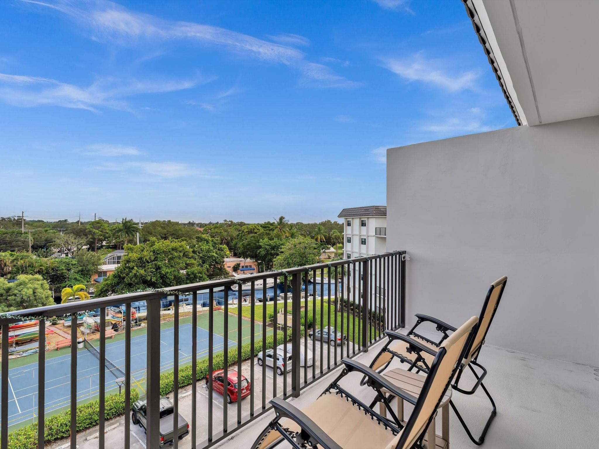 900 River Reach Dr 525