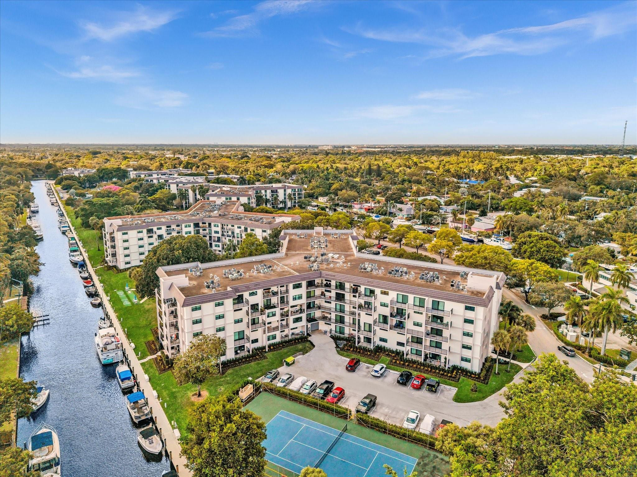 900 River Reach Dr 525