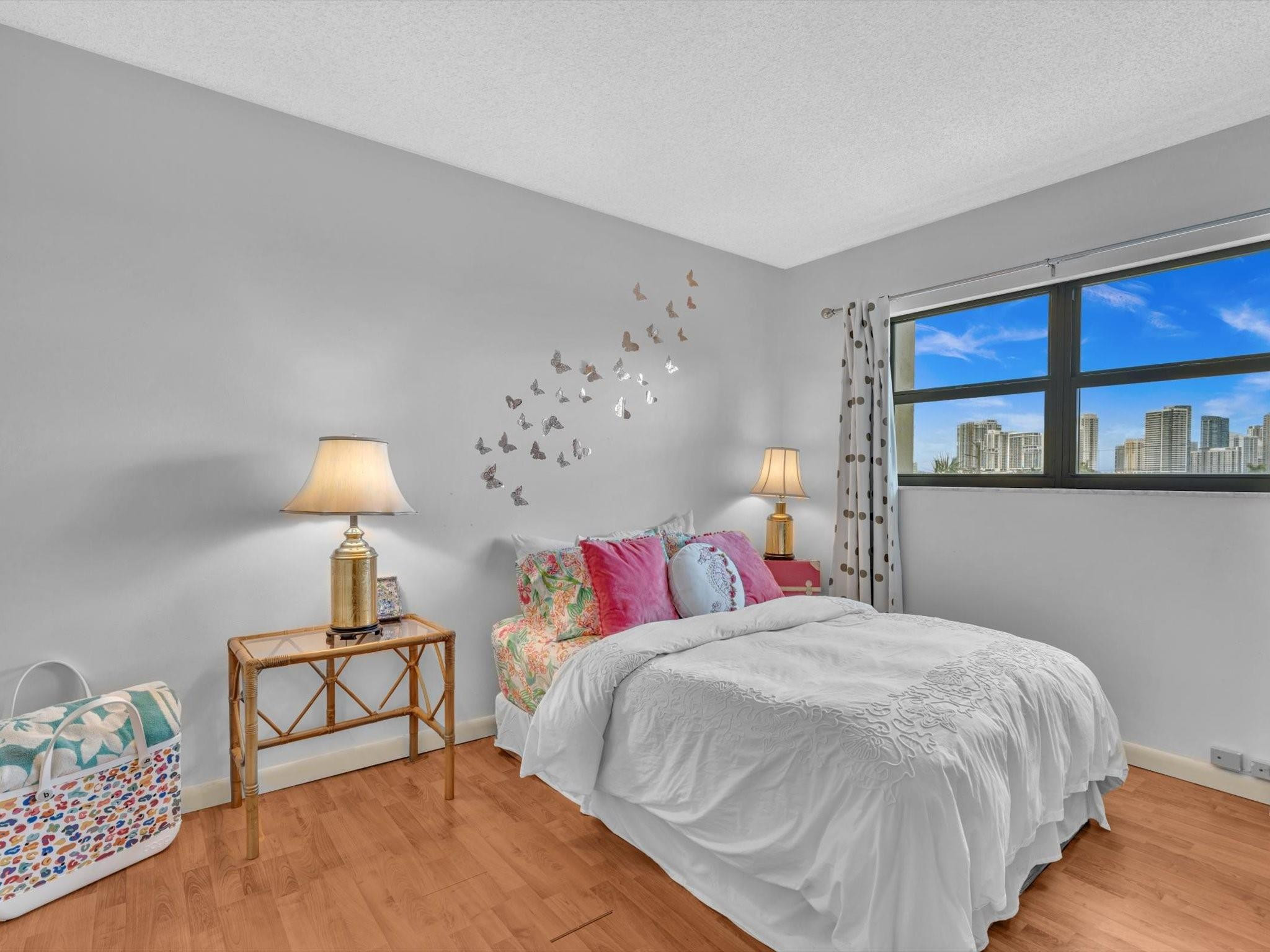 900 River Reach Dr 525