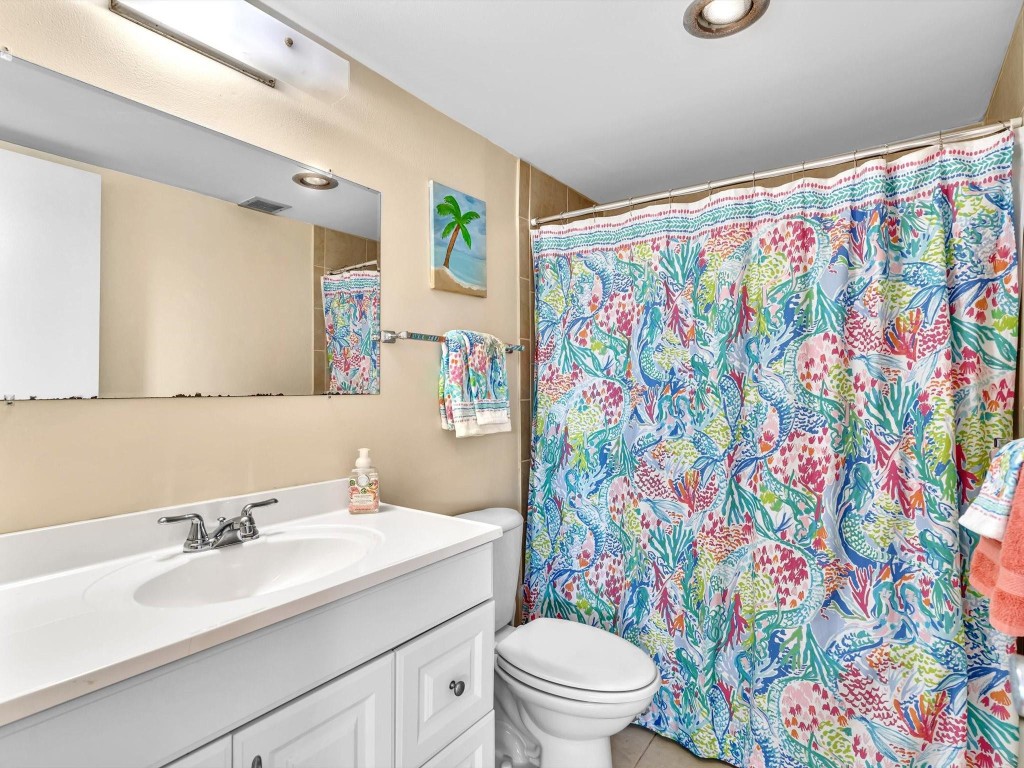 900 River Reach Dr 525