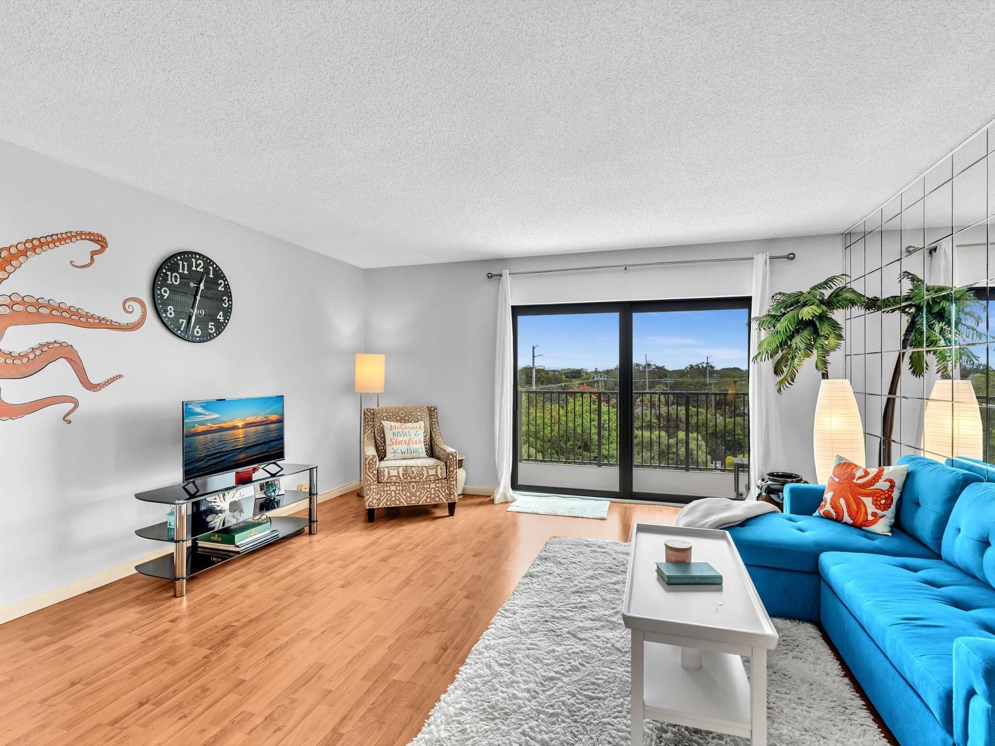 900 River Reach Dr 525