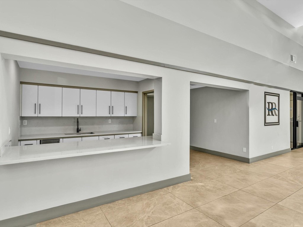 900 River Reach Dr 525