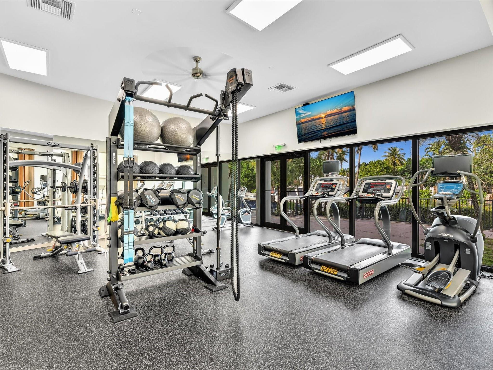 900 River Reach Dr 525