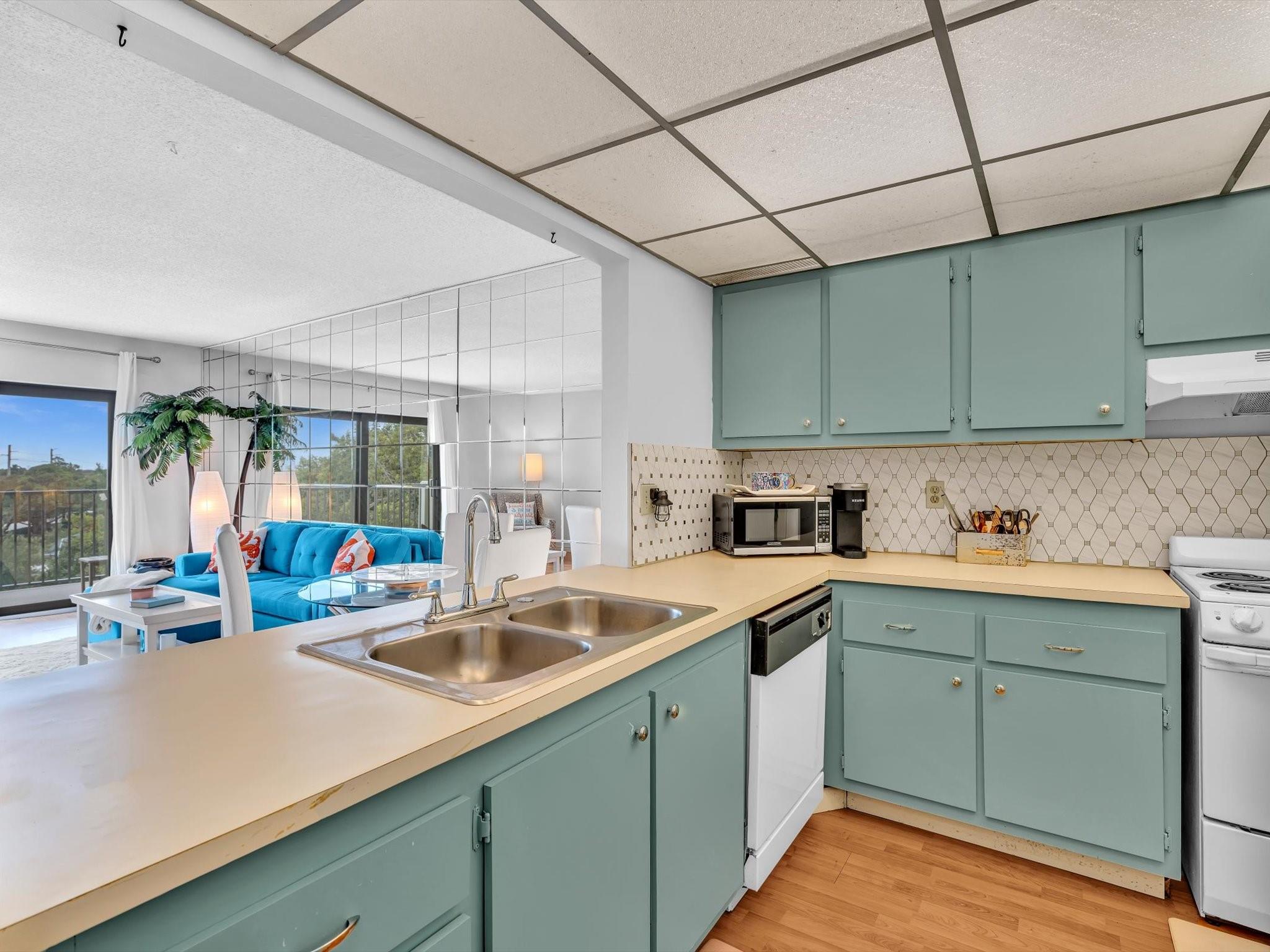 900 River Reach Dr 525