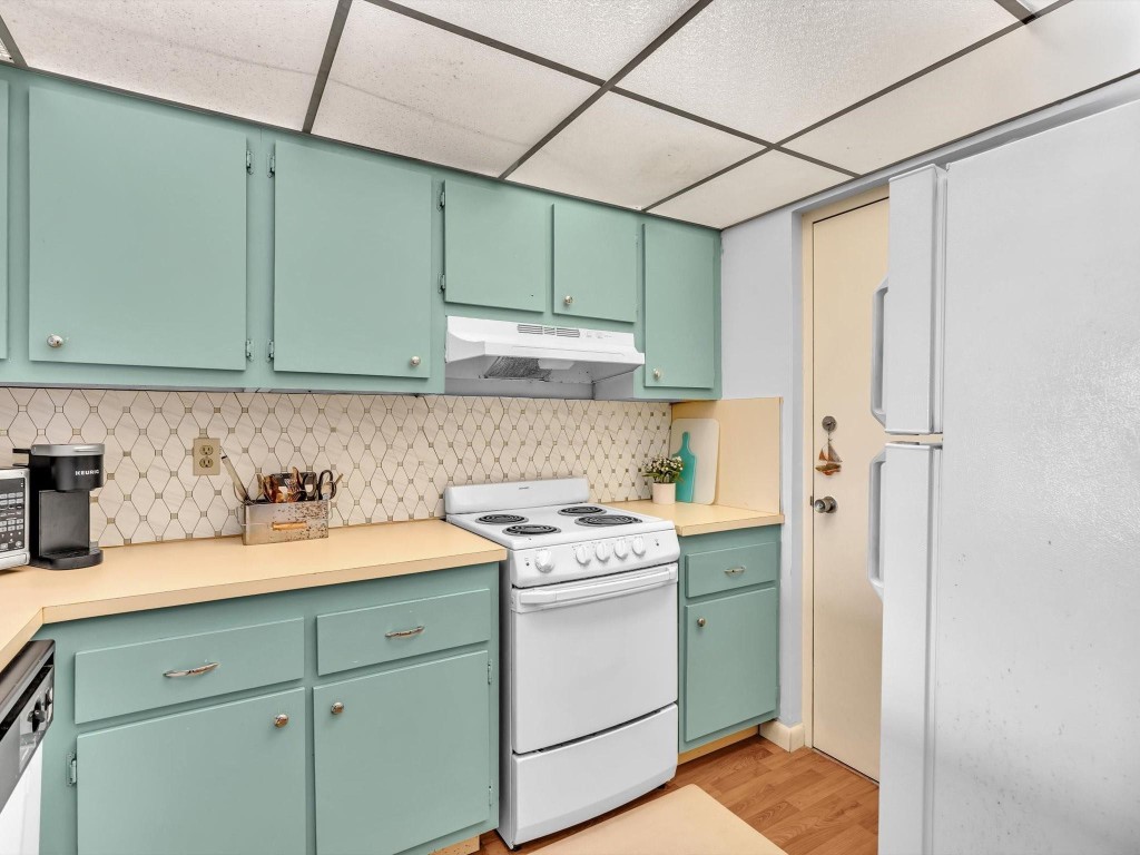 900 River Reach Dr 525