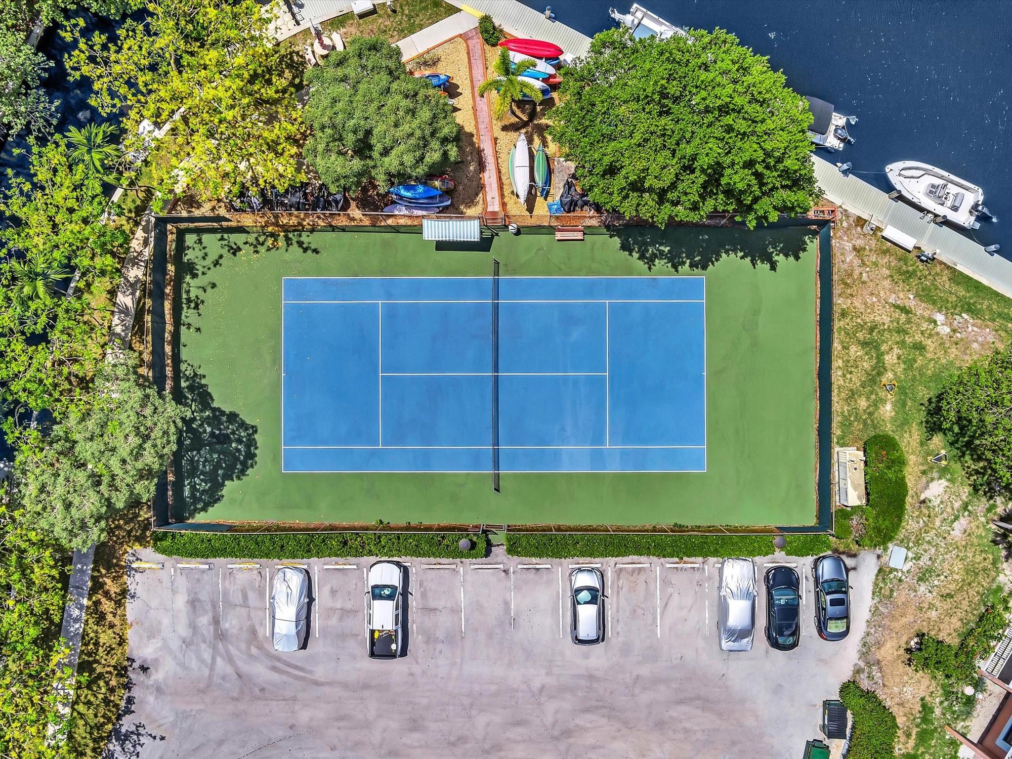 900 River Reach Dr 525