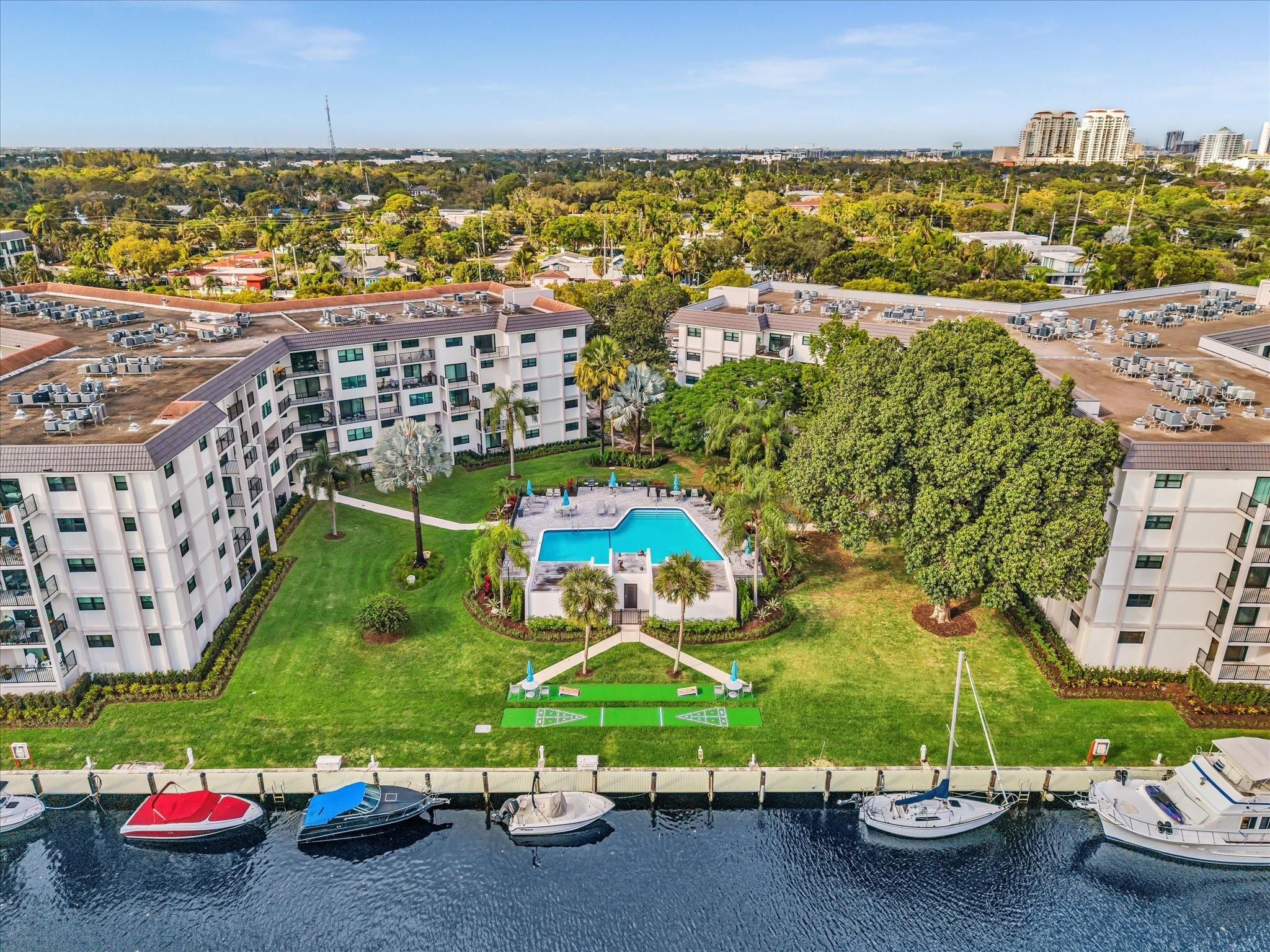 900 River Reach Dr 525