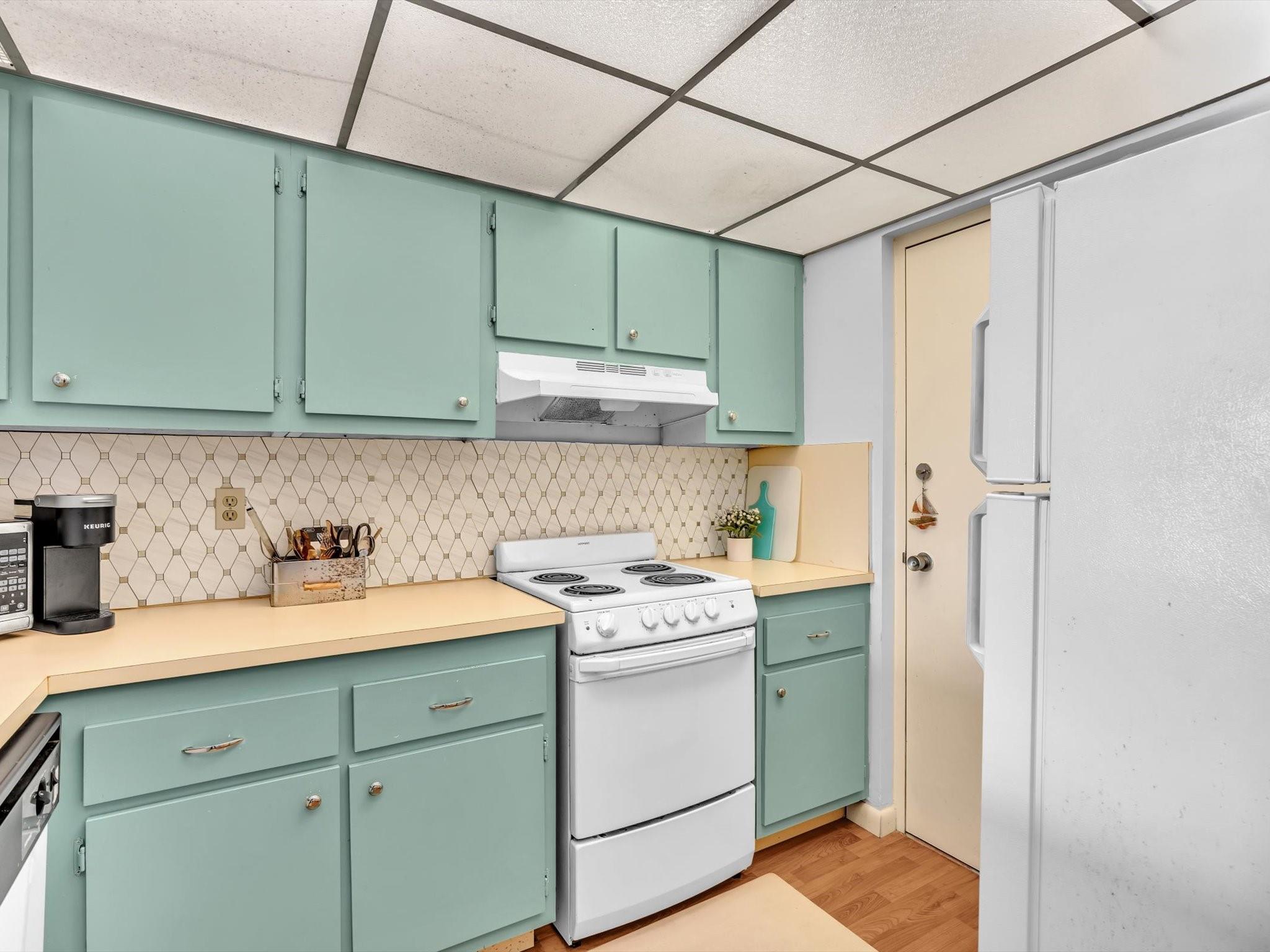 900 River Reach Dr 525