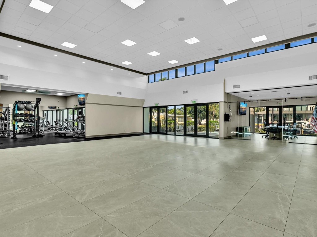 900 River Reach Dr 525