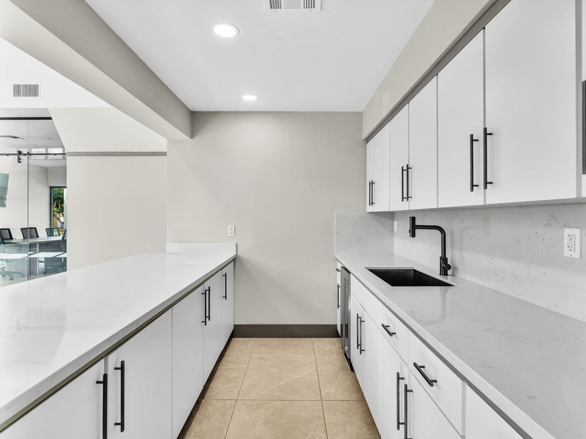 900 River Reach Dr 525