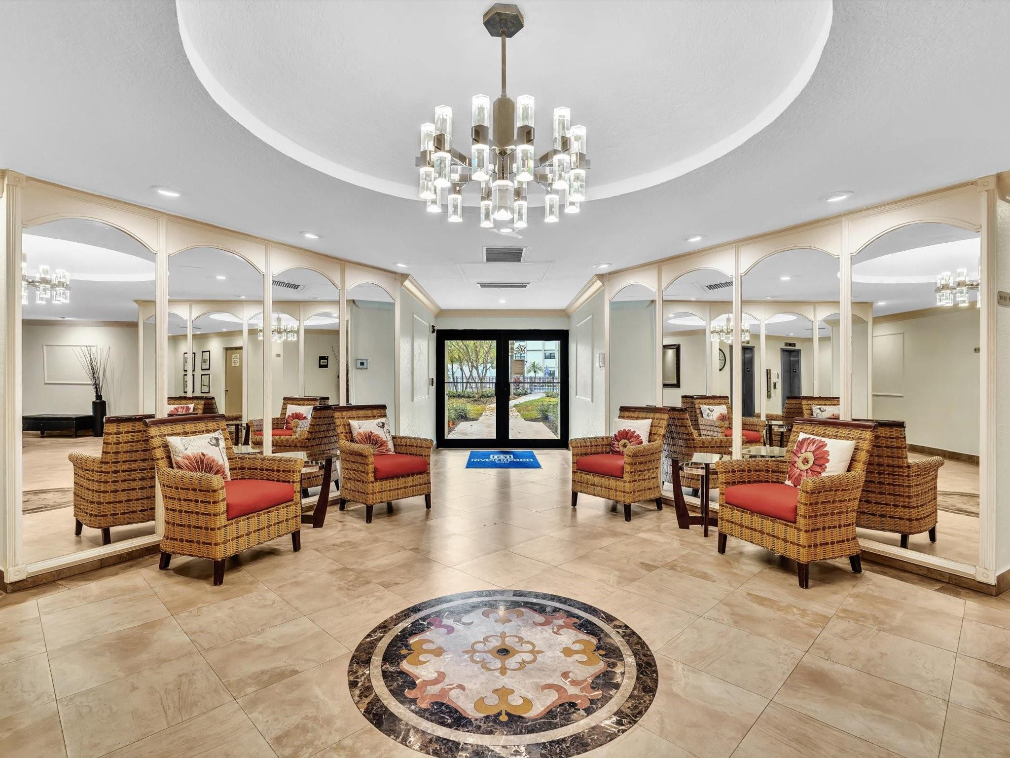 900 River Reach Dr 525