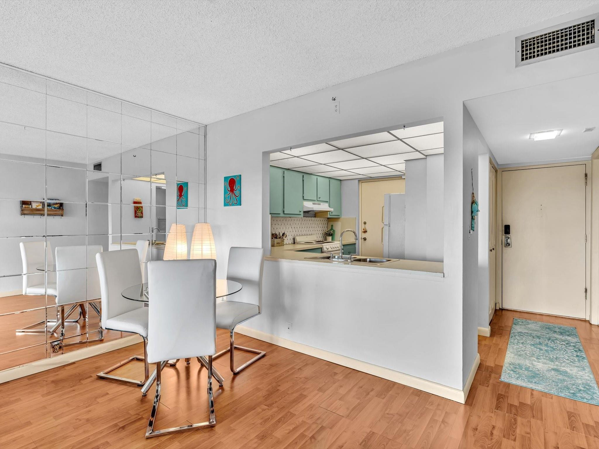 900 River Reach Dr 525