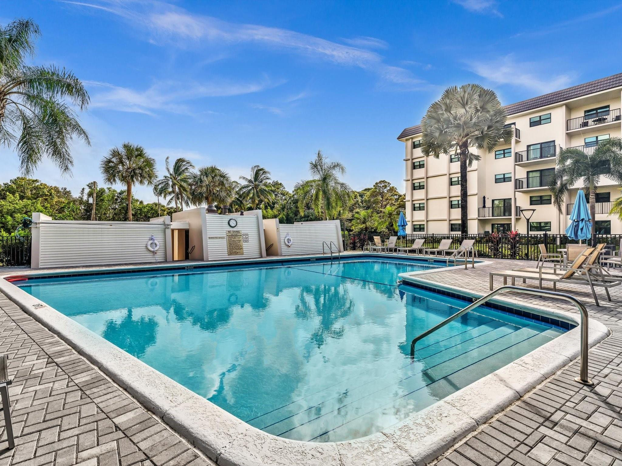 900 River Reach Dr 525