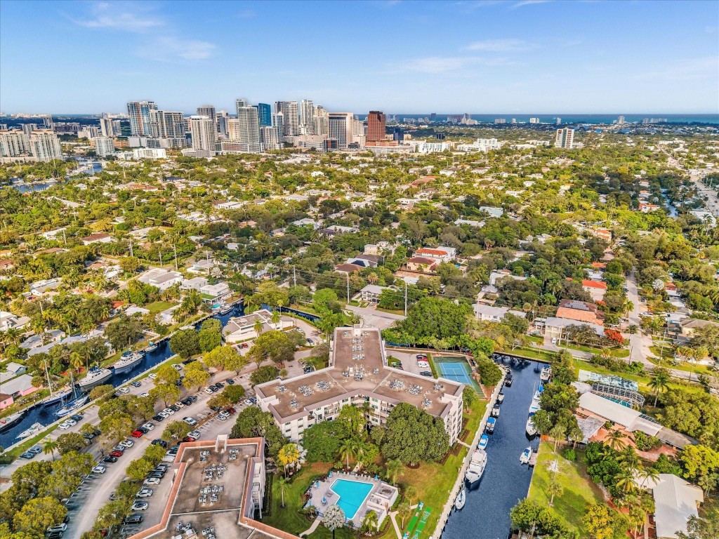 900 River Reach Dr 525