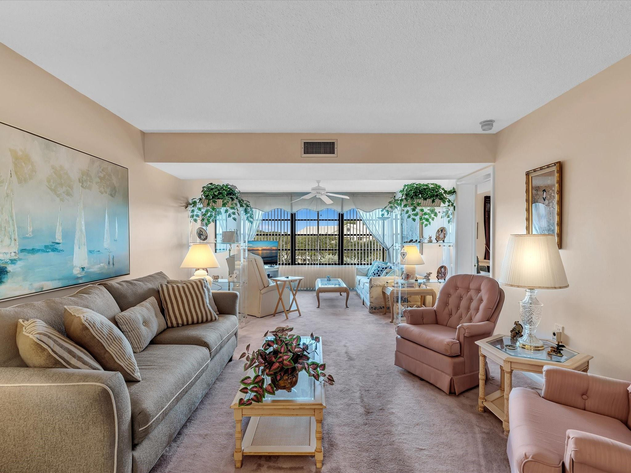 6049 Balboa Cir 406