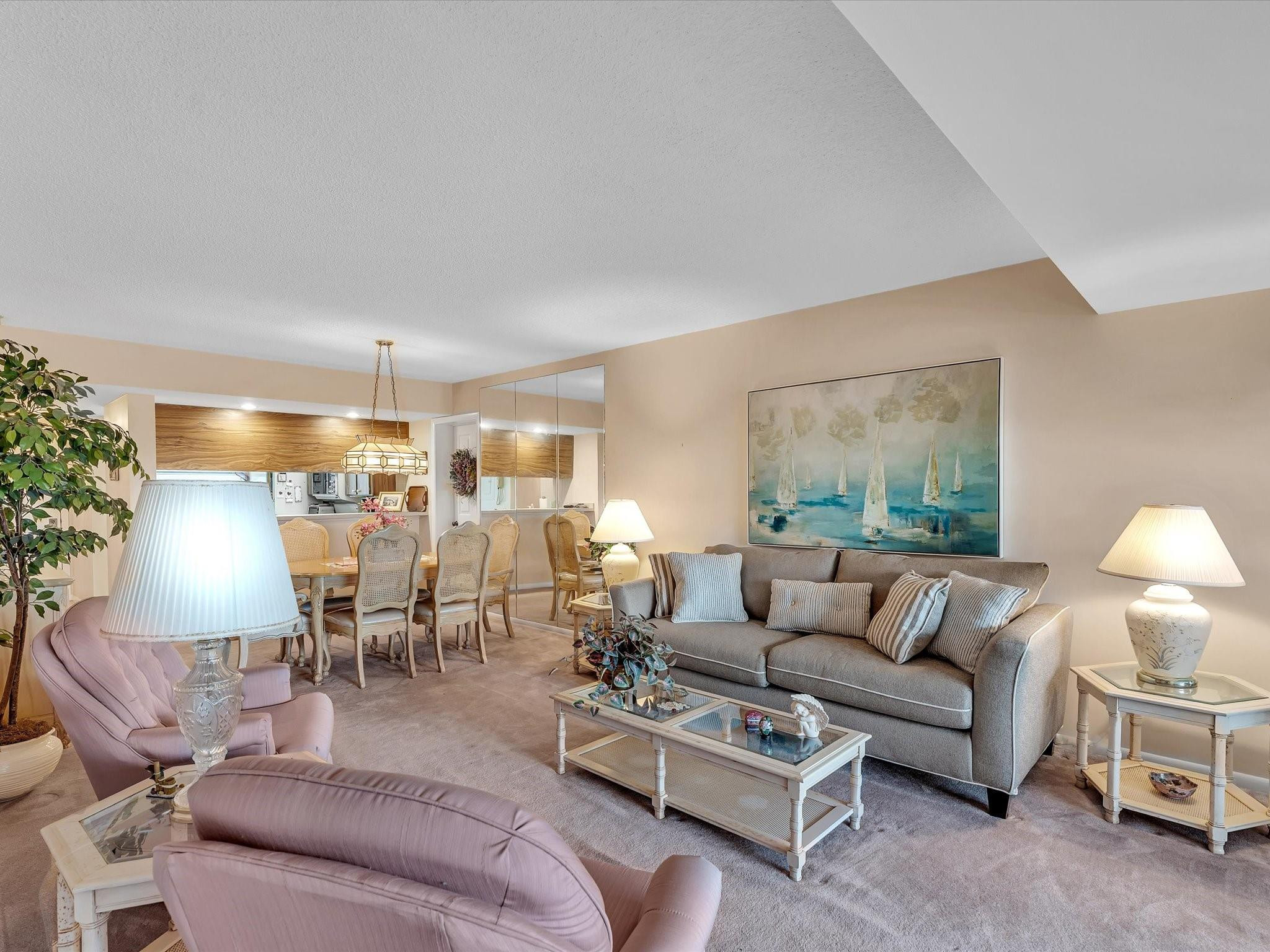 6049 Balboa Cir 406