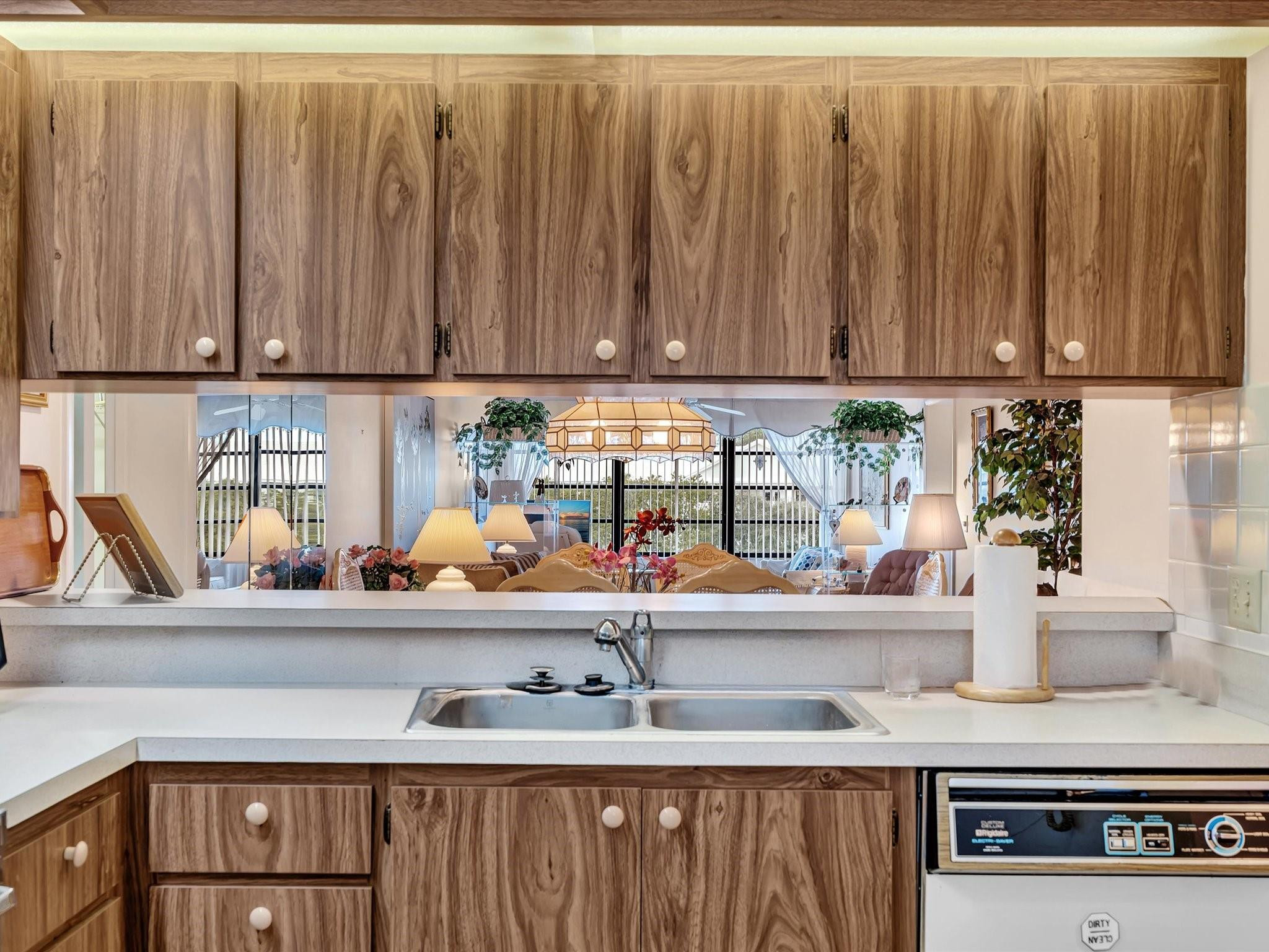 6049 Balboa Cir 406