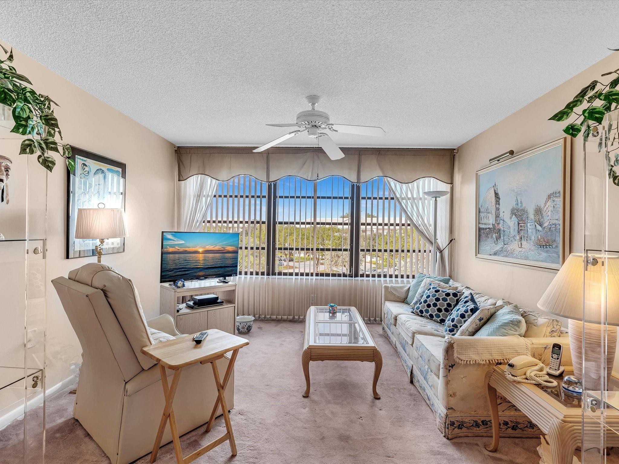 6049 Balboa Cir 406