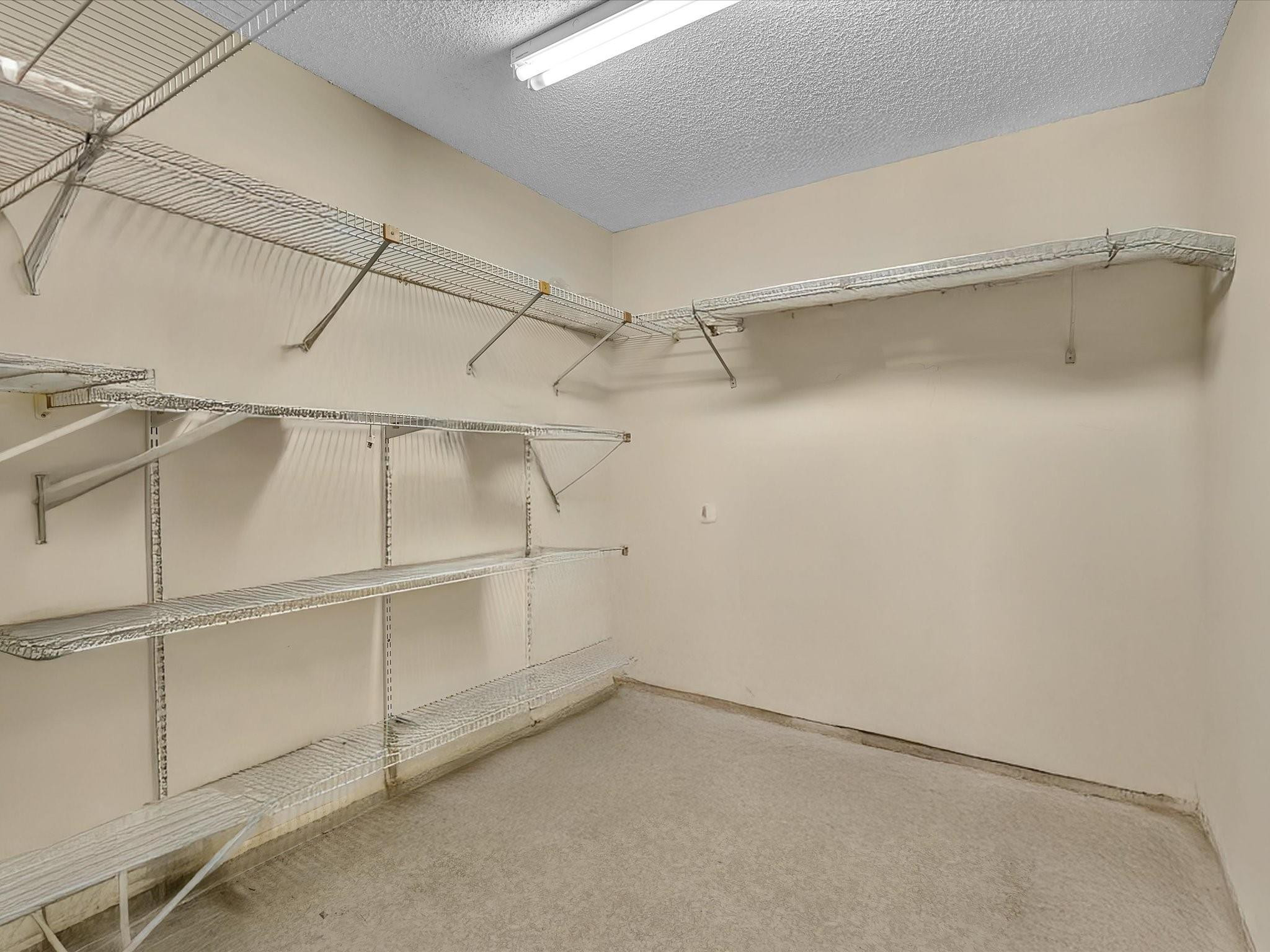 6049 Balboa Cir 406