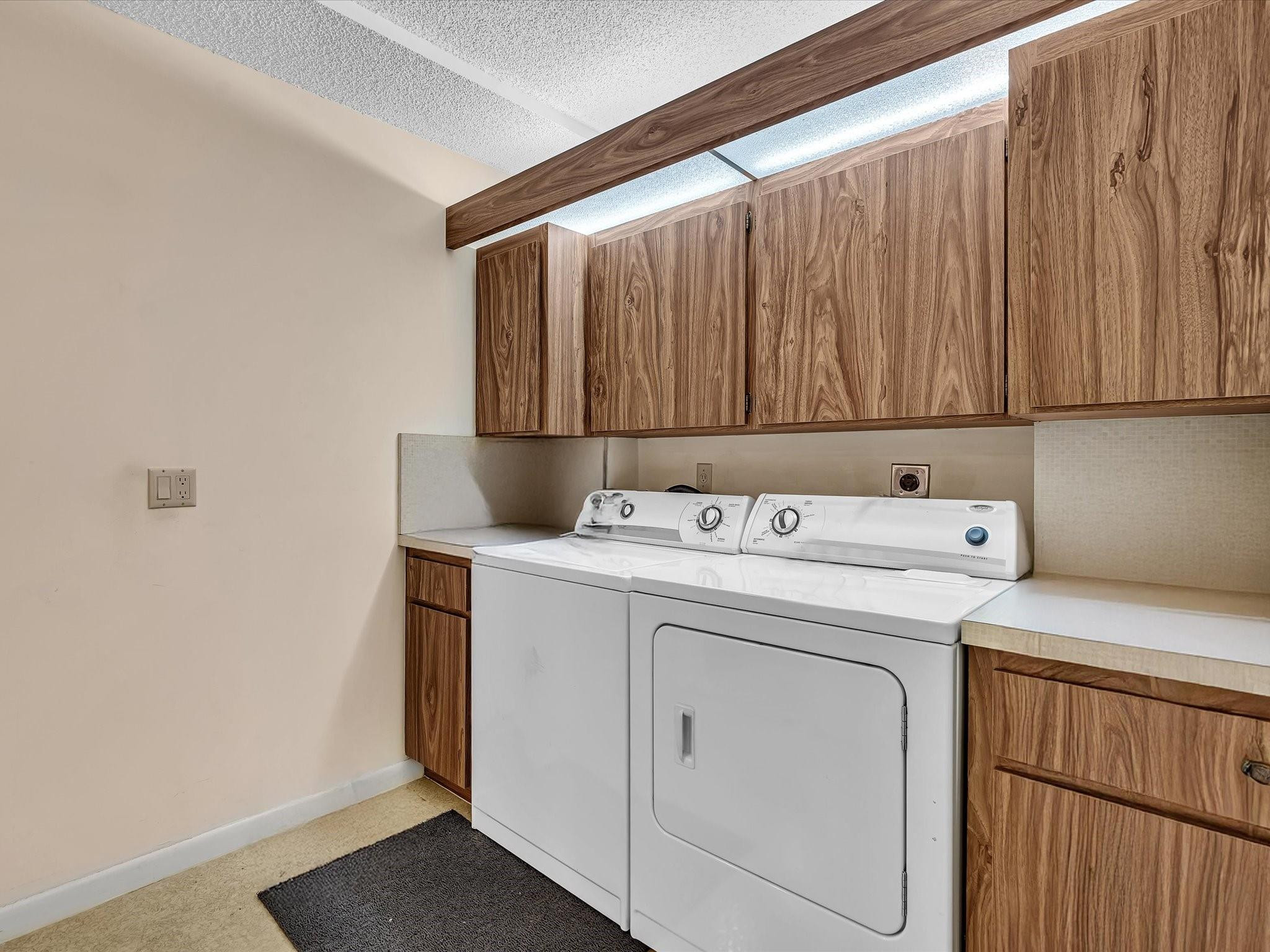 6049 Balboa Cir 406