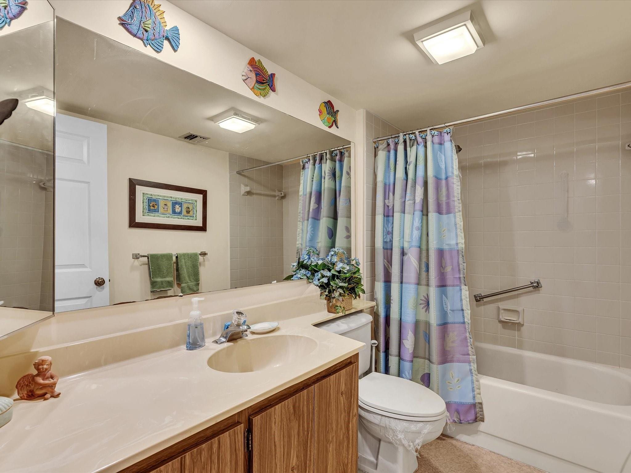 6049 Balboa Cir 406